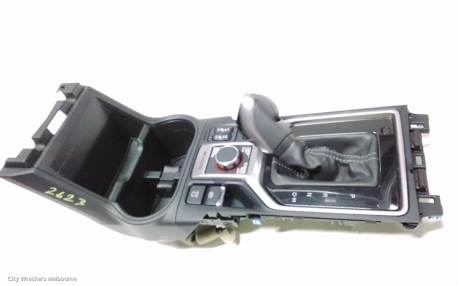 SUBARU FORESTER, SK, 08/2018 - 11/2024, GEAR KNOB WITH COMPLTE COMPARTMENT : 118139