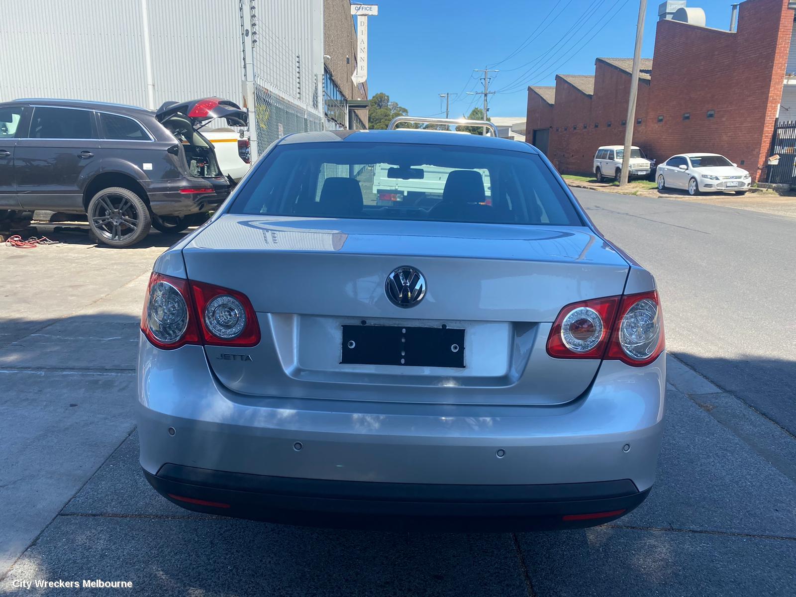 VOLKSWAGEN JETTA LEFT GUARD LINER, 1KM, FRONT SECTION, 02/2006 - 07/2011