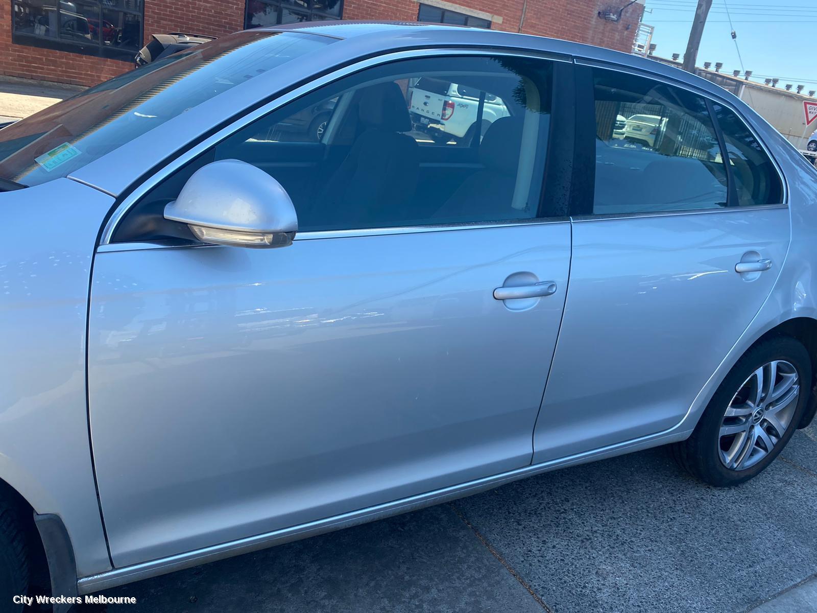 VOLKSWAGEN JETTA LEFT GUARD LINER, 1KM, FRONT SECTION, 02/2006 - 07/2011
