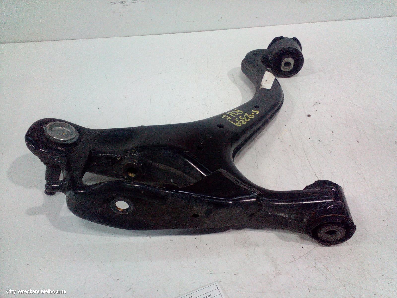 LAND ROVER RANGEROVER SPORT RIGHT FRONT LOWER CONTROL ARM, L320, W/ AIR SUSPENSION TYPE, 08/2005 - 12/2013