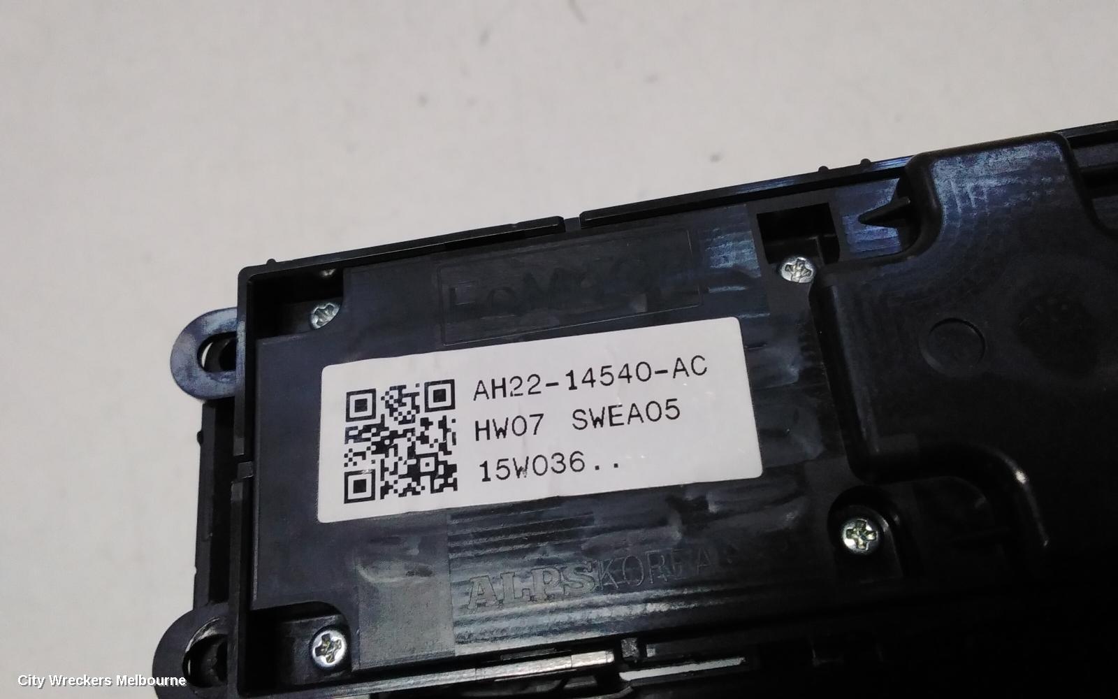 LAND ROVER DISCOVERY PWR DR WIND SWITCH, RH FRONT (MASTER SWITCH), L319, 10/2009 - 12/2016