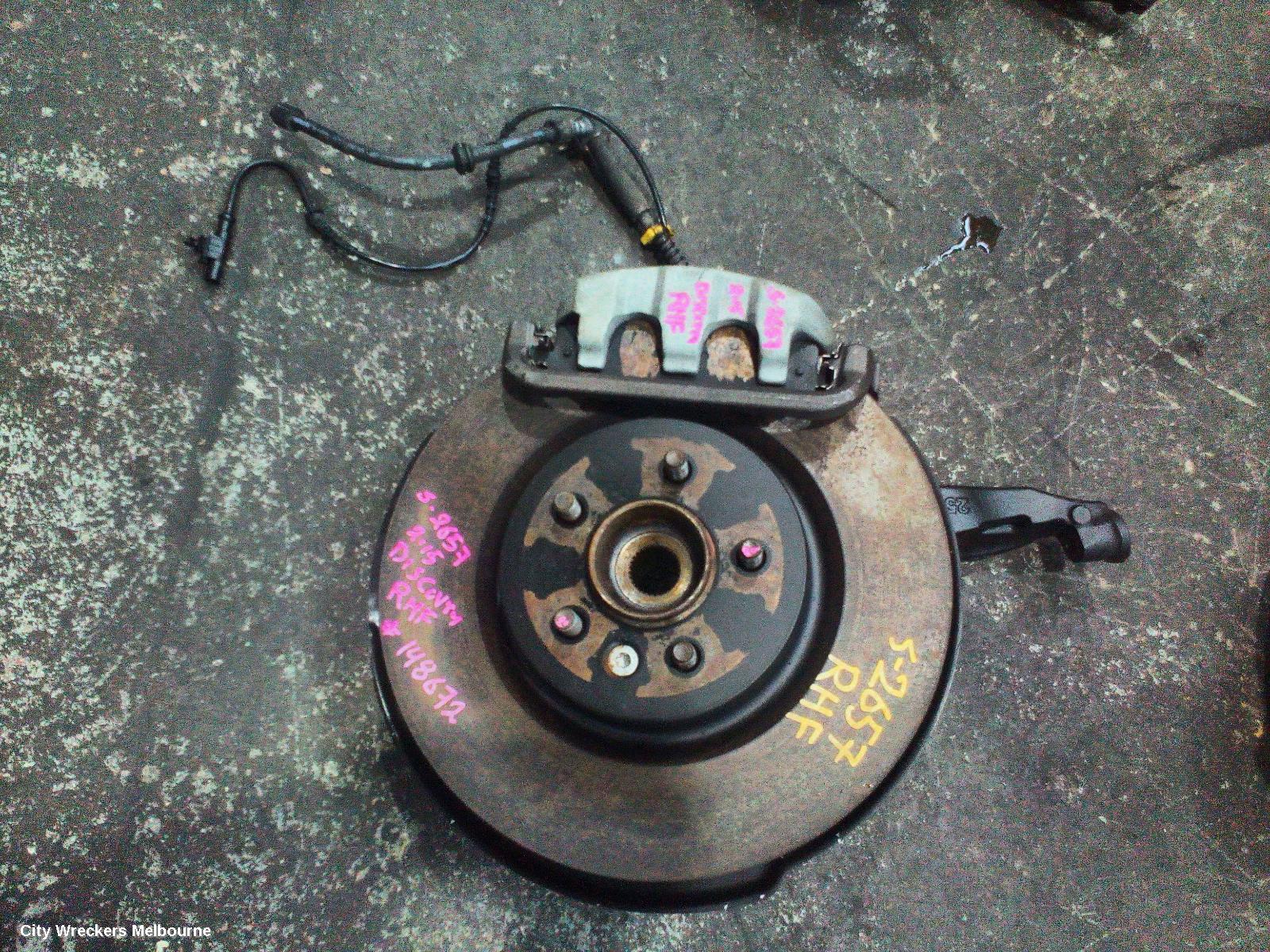 LAND ROVER DISCOVERY RIGHT FRONT HUB ASSEMBLY, L319,10/2009 - 12/2016