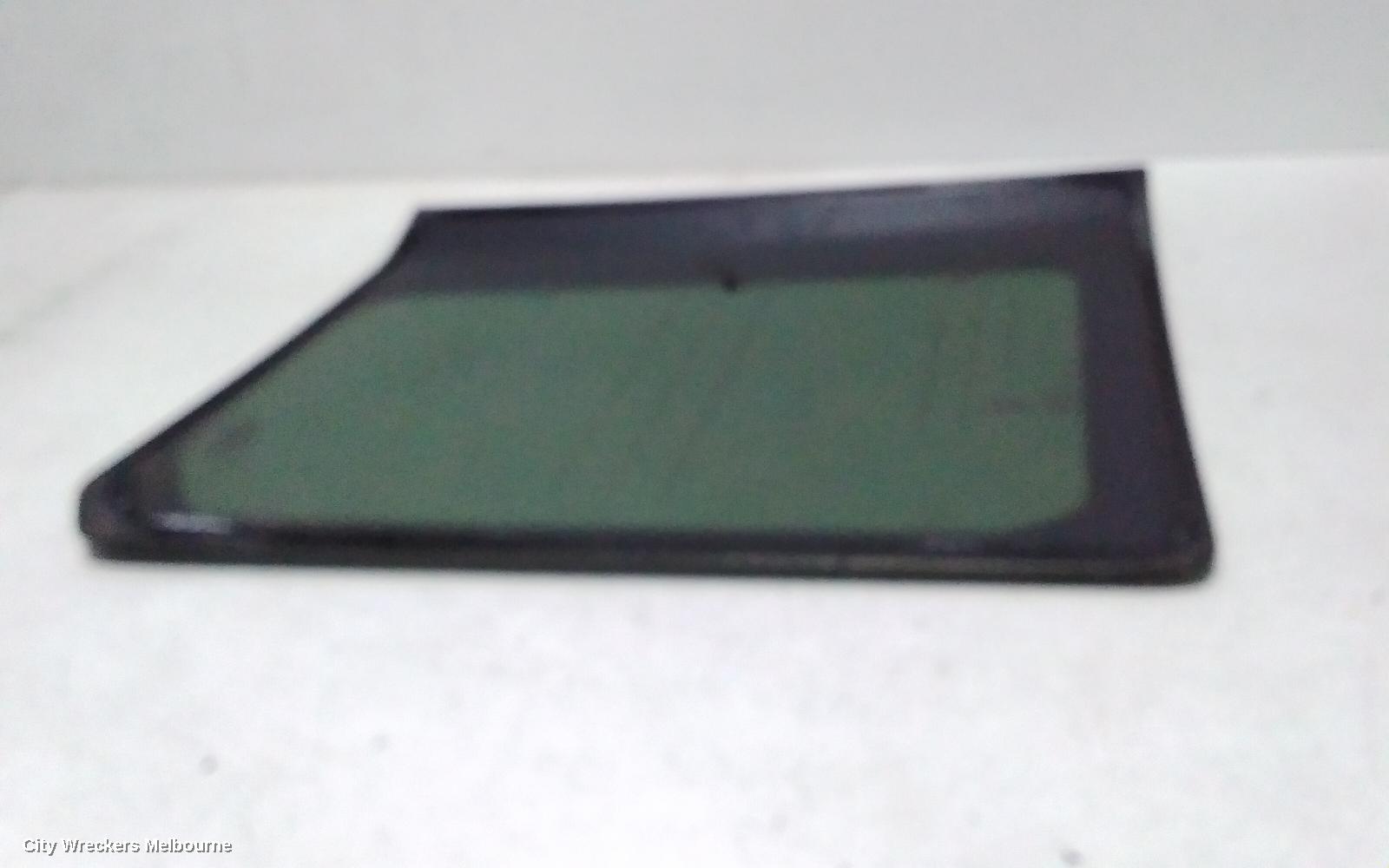 LAND ROVER DISCOVERY LEFT REAR SIDE GLASS, L319,10/2009 - 12/2016