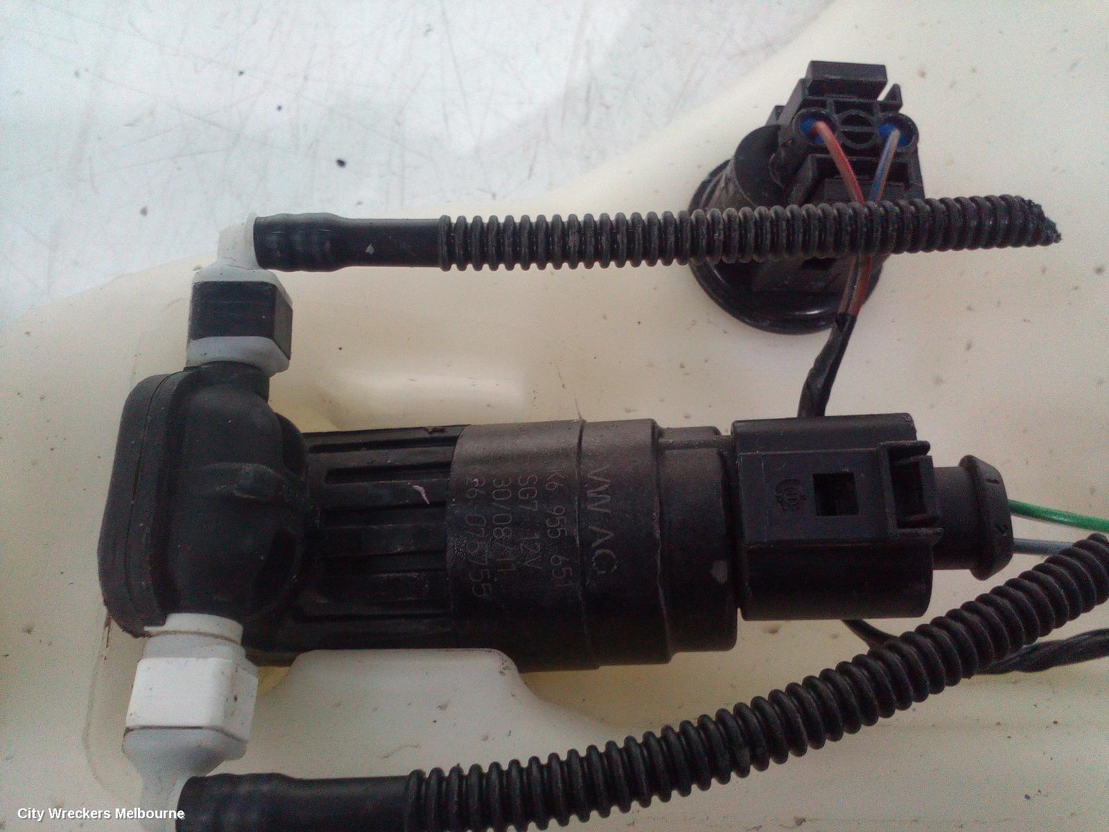 AUDI Q7 WASHER BOTTLE, 4L, W/ H/LAMP WASHER TYPE, 09/2006 - 08/2015