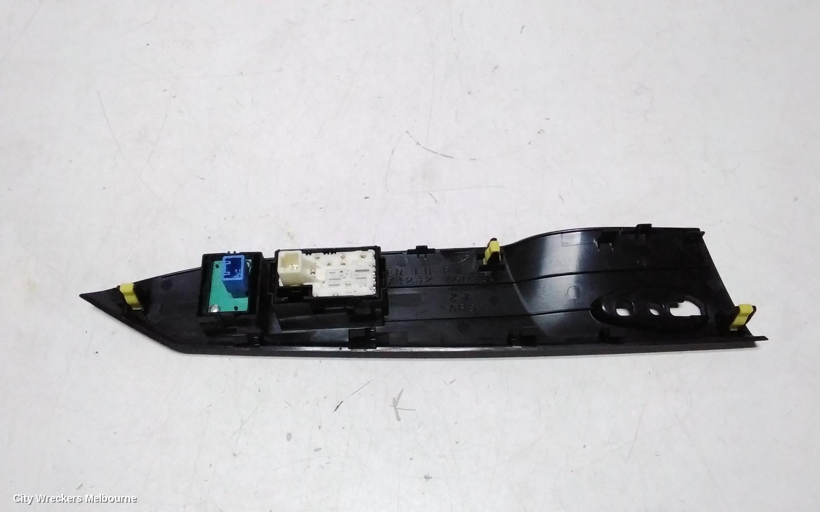 LEXUS CT200H PWR DR WIND SWITCH, LH FRONT/LH REAR/RH REAR, ZWA10, 12/2010 - 12/2013