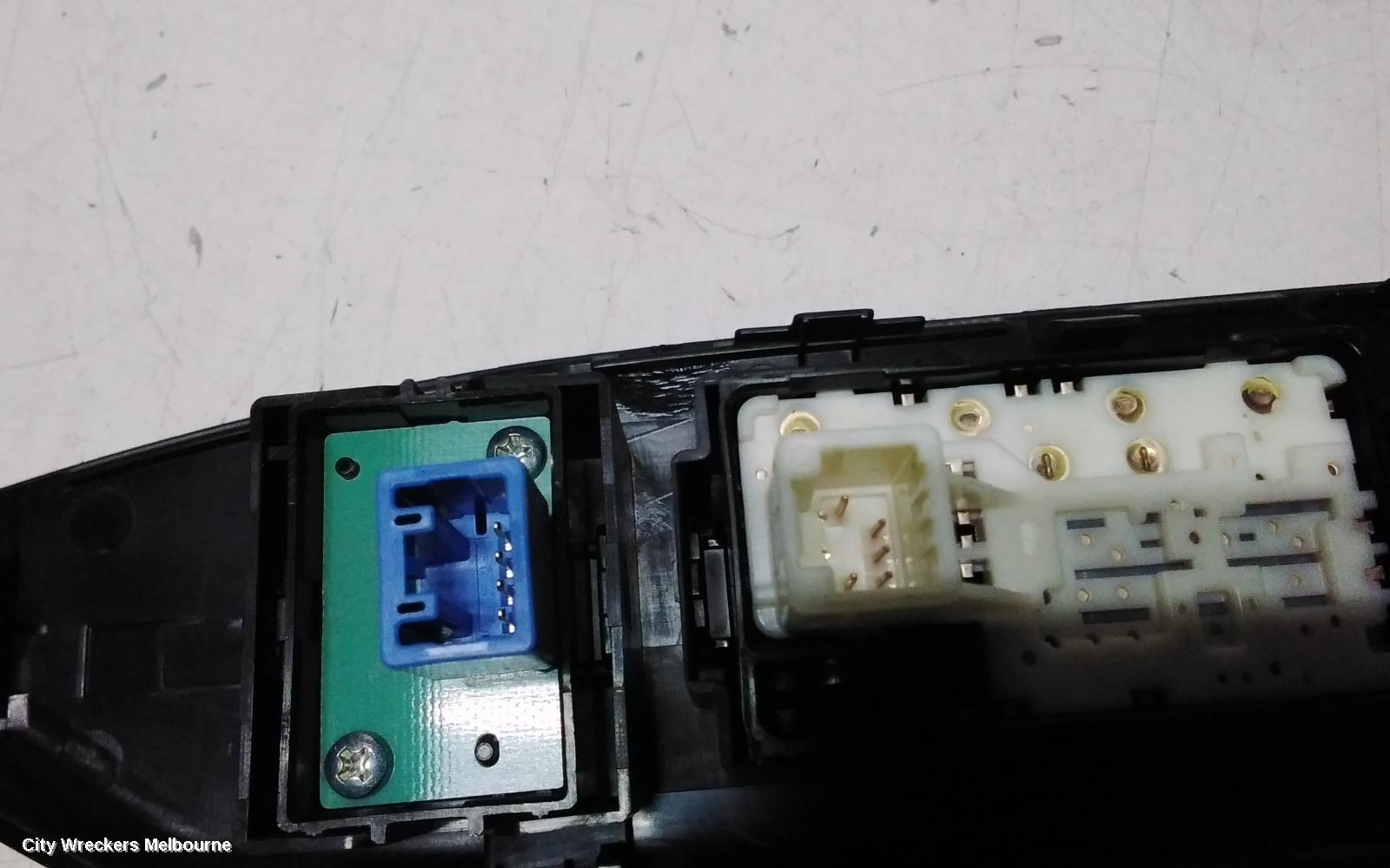LEXUS CT200H PWR DR WIND SWITCH, LH FRONT/LH REAR/RH REAR, ZWA10, 12/2010 - 12/2013