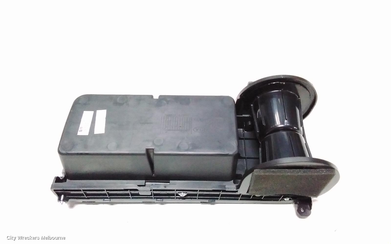 HYUNDAI I30, PD, HATCH, 03/2017 ONWARDS, CUP HOLDER: 118460