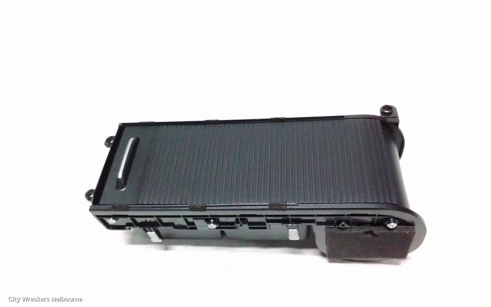 HYUNDAI I30, PD, HATCH, 03/2017 ONWARDS, CUP HOLDER: 118460