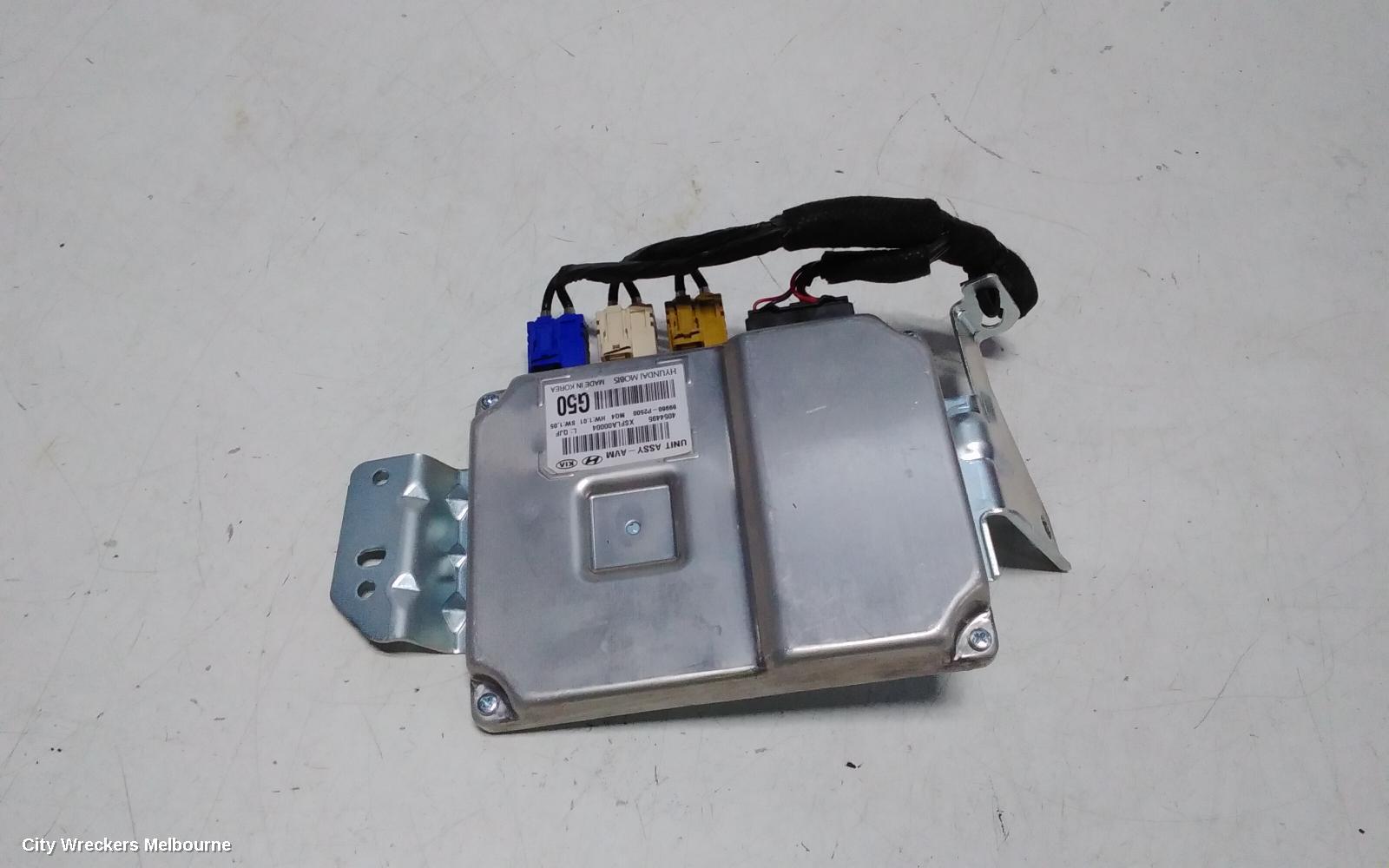 KIA SORENTO REVERSE CAMERA, FRONT, ADAPTIVE CRUISE/MULTI FUNCTION CAMERA, UM, 03/2015 ONWARDS