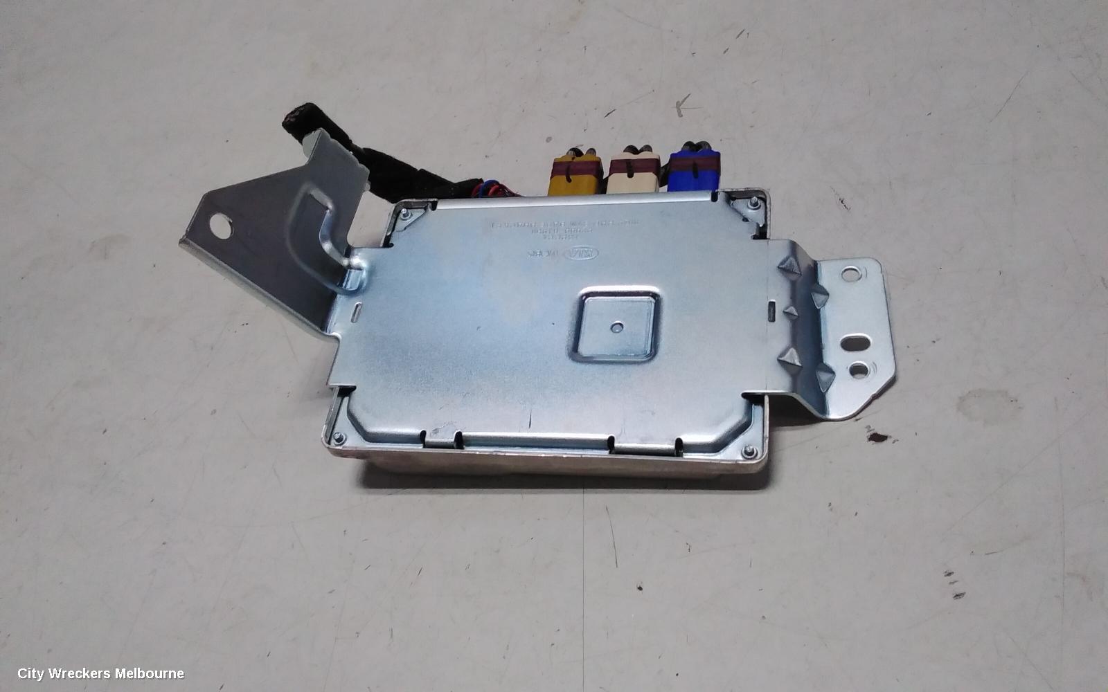 KIA SORENTO REVERSE CAMERA, FRONT, ADAPTIVE CRUISE/MULTI FUNCTION CAMERA, UM, 03/2015 ONWARDS
