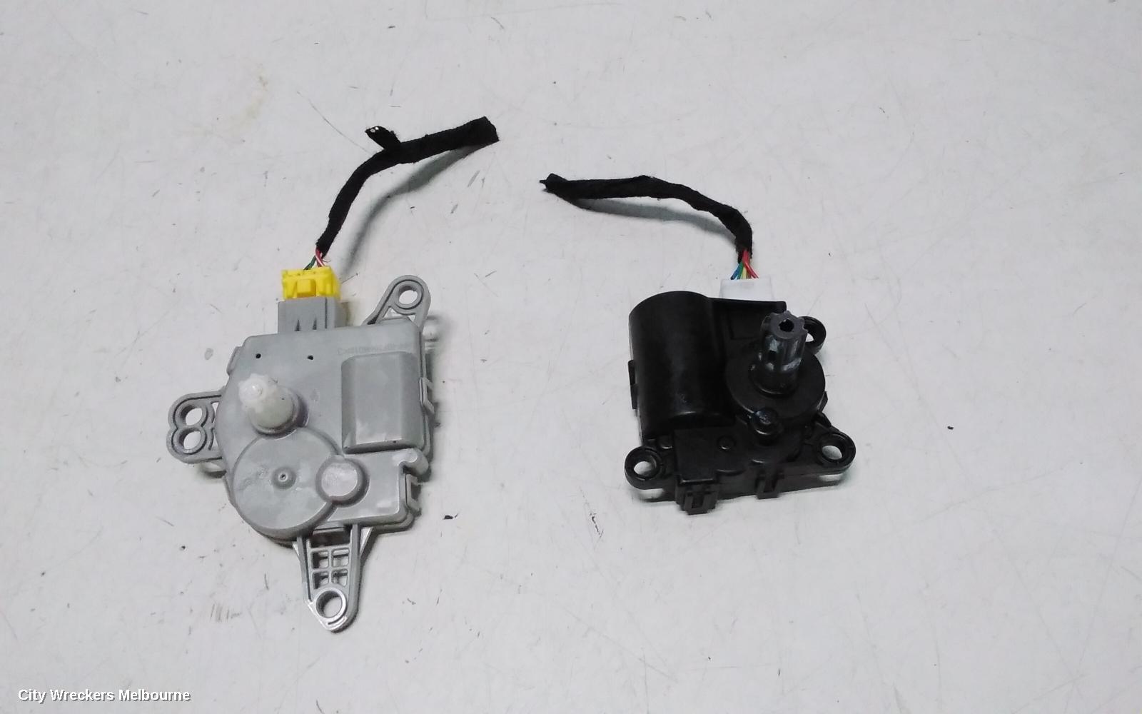 KIA SORENTO, UM, 03/2015 - 02/2020, BOTH HEATER FLAP MOTORS /  FOR AIR CONTROL : 118470