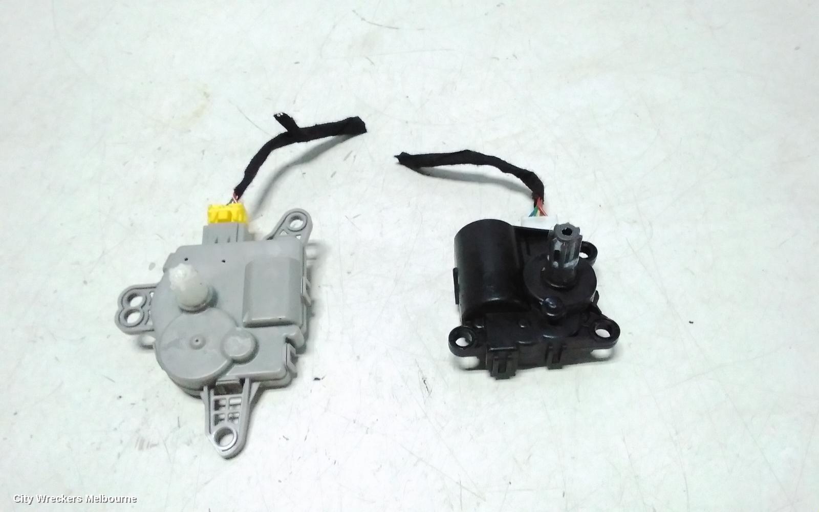 KIA SORENTO, UM, 03/2015 - 02/2020, BOTH HEATER FLAP MOTORS /  FOR AIR CONTROL : 118470