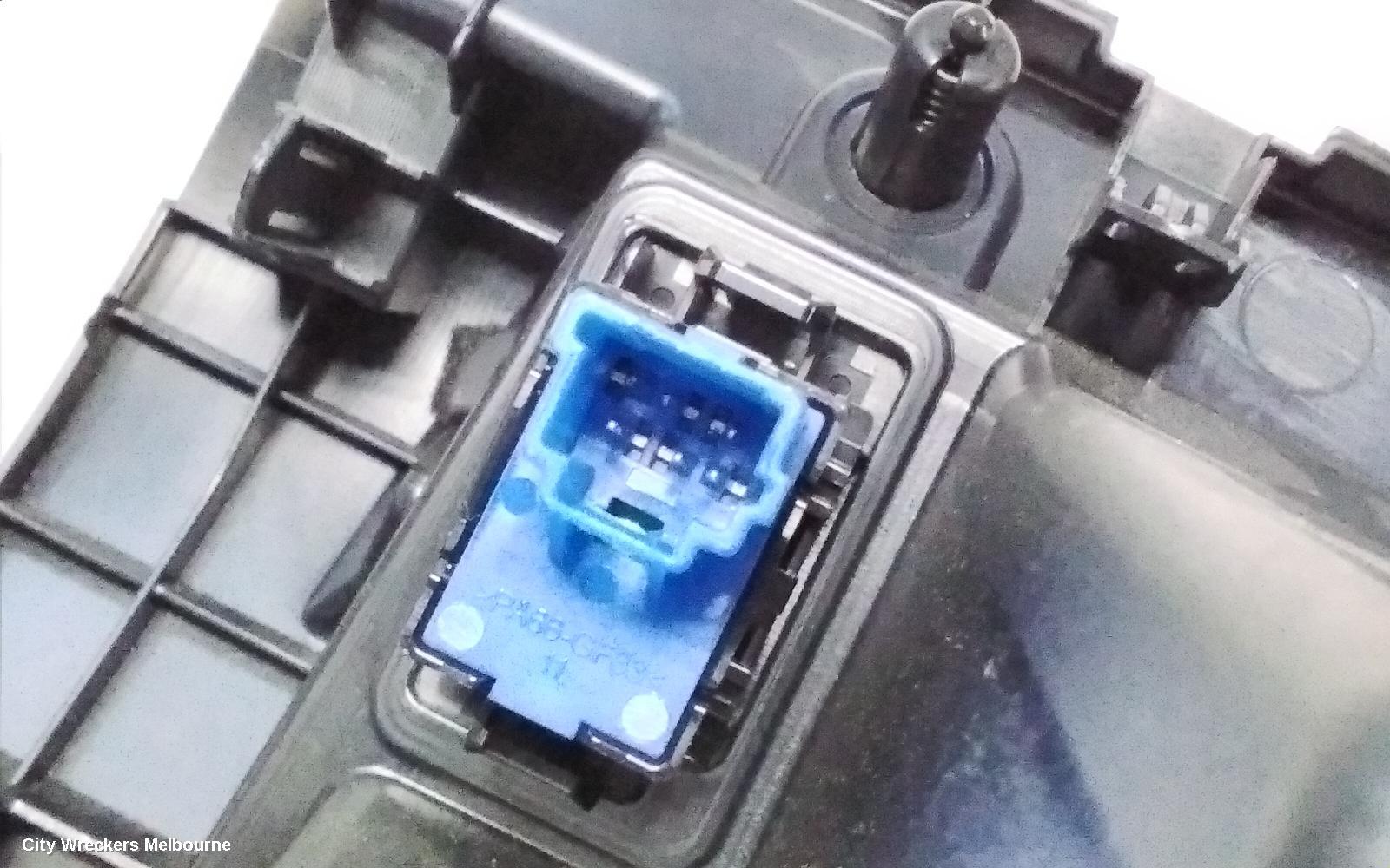 SUBARU FORESTER GLOVE BOX, SK, 08/2018 - 11/2024