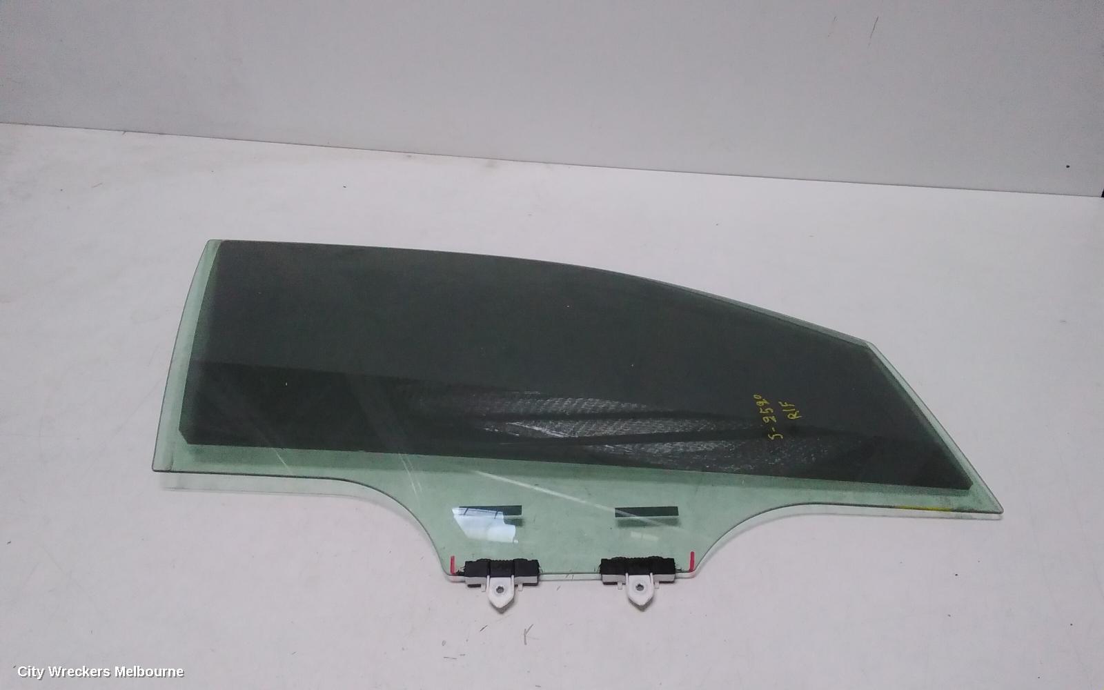 LEXUS UX RIGHT FRONT DOOR WINDOW, X10, 10/2018 ONWARDS