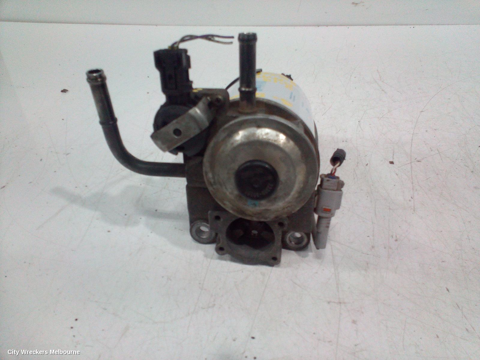 TOYOTA PRADO FUEL FILTER HOUSING, 150 SERIES, DIESEL, 3.0, 1KD-FTV, HAND PRIMER PUMP, 08/2009 - 05/2015
