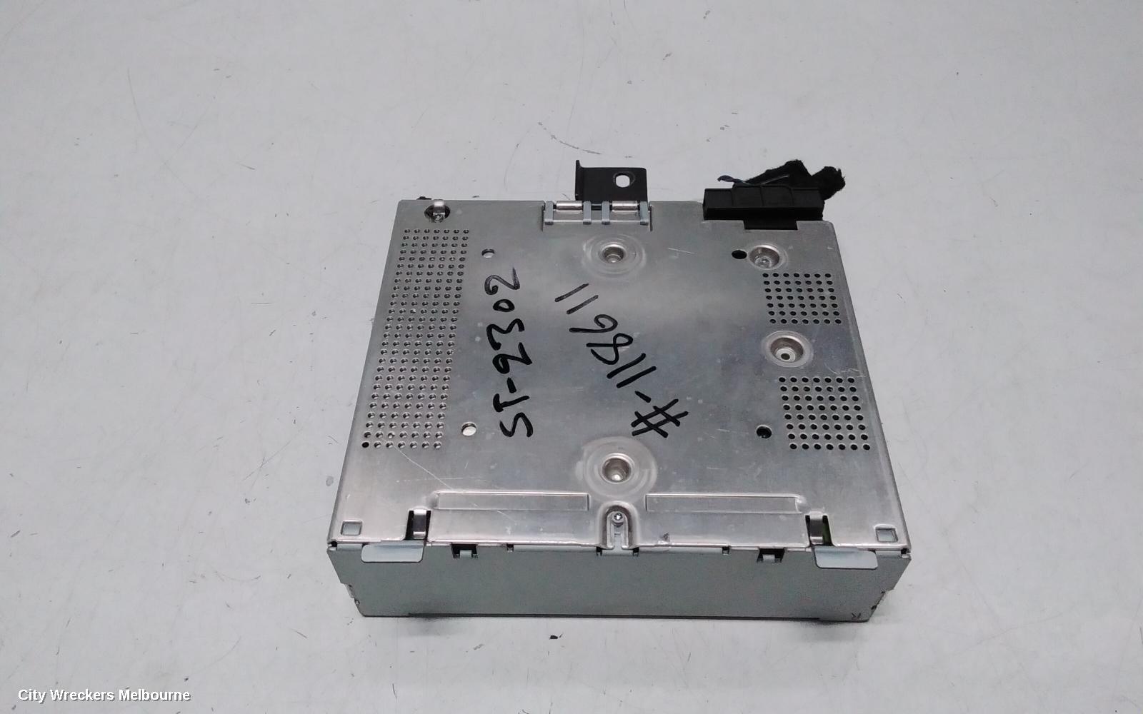BMW 3 SERIES RADIO/CD/DVD/SAT/TV, BM53 RADIO MODULE IN BOOT, FLAT PIN TYPE, E46, 09/2001 - 07/2006