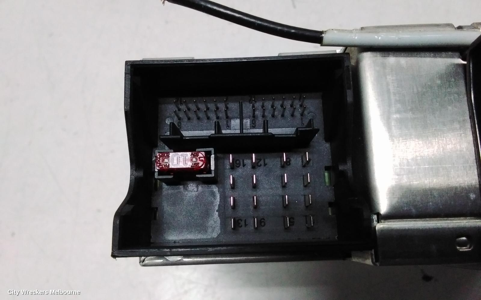 BMW 3 SERIES RADIO/CD/DVD/SAT/TV, BM53 RADIO MODULE IN BOOT, FLAT PIN TYPE, E46, 09/2001 - 07/2006
