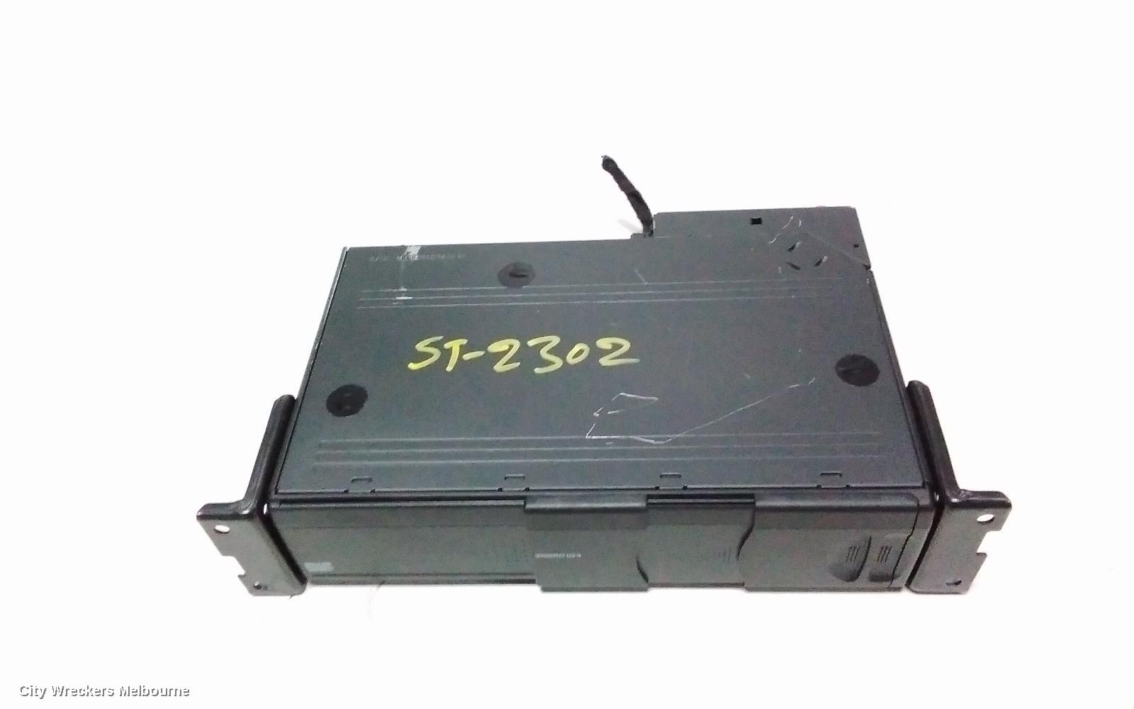 BMW 3 SERIES RADIO/CD/DVD/SAT/TV, CD STACKER IN BOOT, E90/E91/E92/E93, 03/2005 - 09/2013