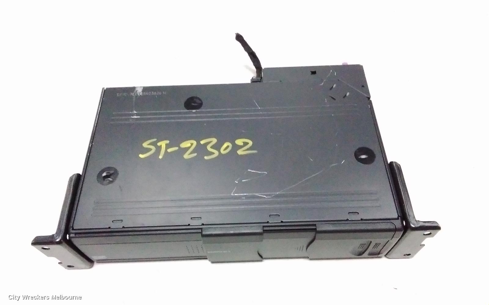 BMW 3 SERIES RADIO/CD/DVD/SAT/TV, CD STACKER IN BOOT, E90/E91/E92/E93, 03/2005 - 09/2013