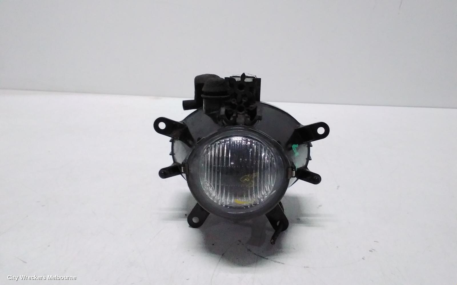 BMW 3 SERIES RIGHT INDICATOR/FOG/SIDE, BUMPER FOGLAMP, E46, SEDAN/WAGON/COUPE/CABRIO, M TECH, OVAL SHAPE, CLEAR LENS, 09/2000 - 07/2006
