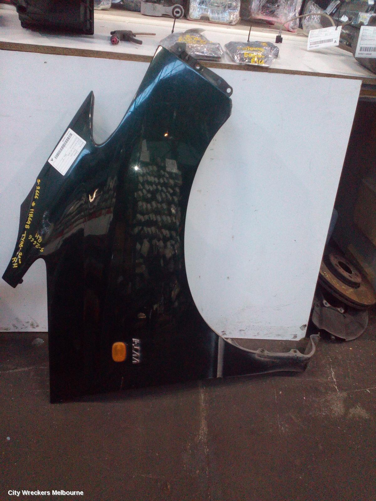 TOYOTA TARAGO RIGHT GUARD, ACR30, 06/2000 - 02/2006  5381128020