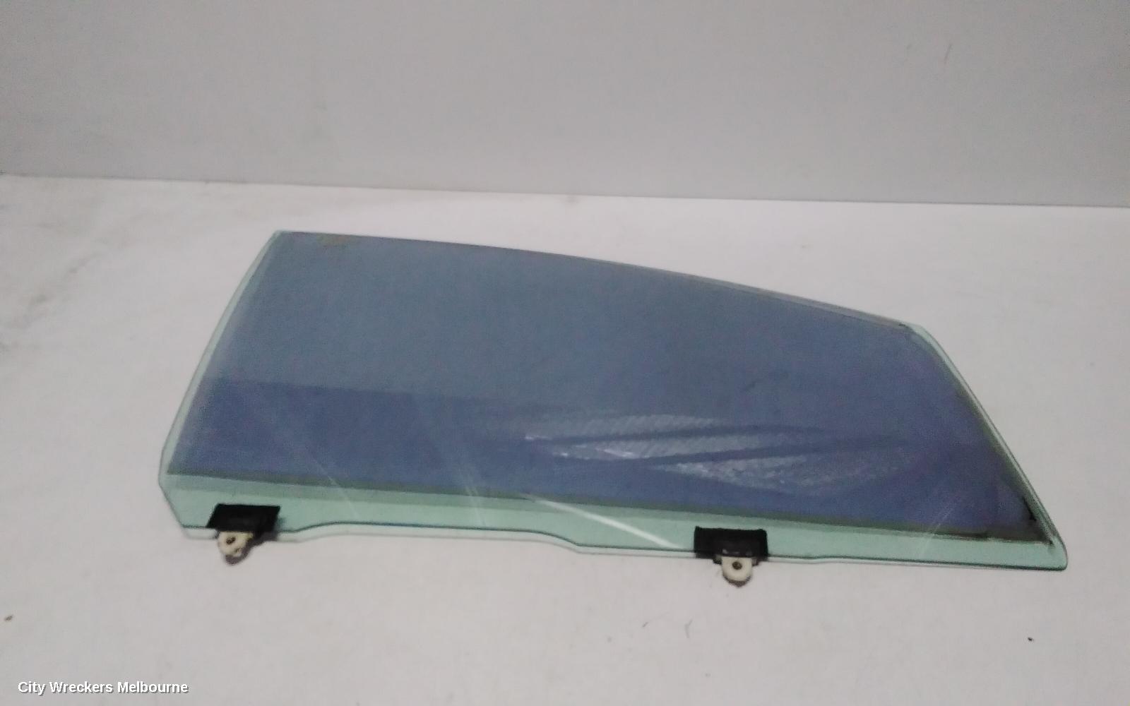 TOYOTA TARAGO RIGHT FRONT DOOR WINDOW, ACR30 06/2000 - 02/2006