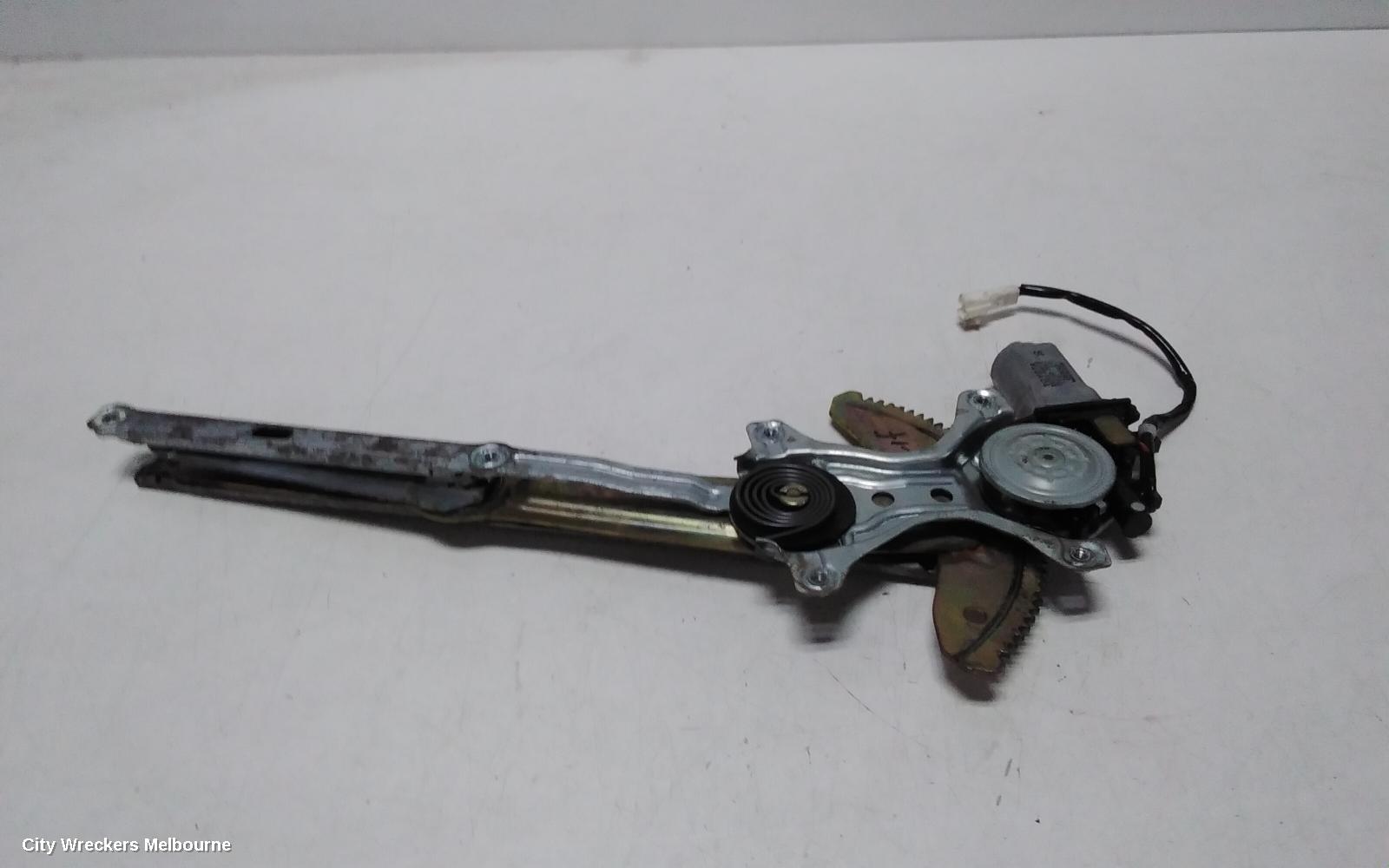 TOYOTA TARAGO LEFT FRONT WINDOW REG/MOTOR, ACR30,  POWER, 06/2000 - 02/2006