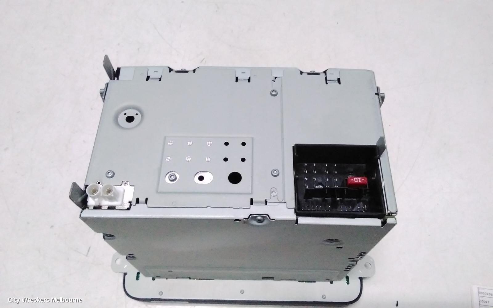 VOLKSWAGEN JETTA RADIO/CD/DVD/SAT/TV, DISPLAY & HEAD UNIT, (RCD310), 1B, 02/2011 - 06/2015