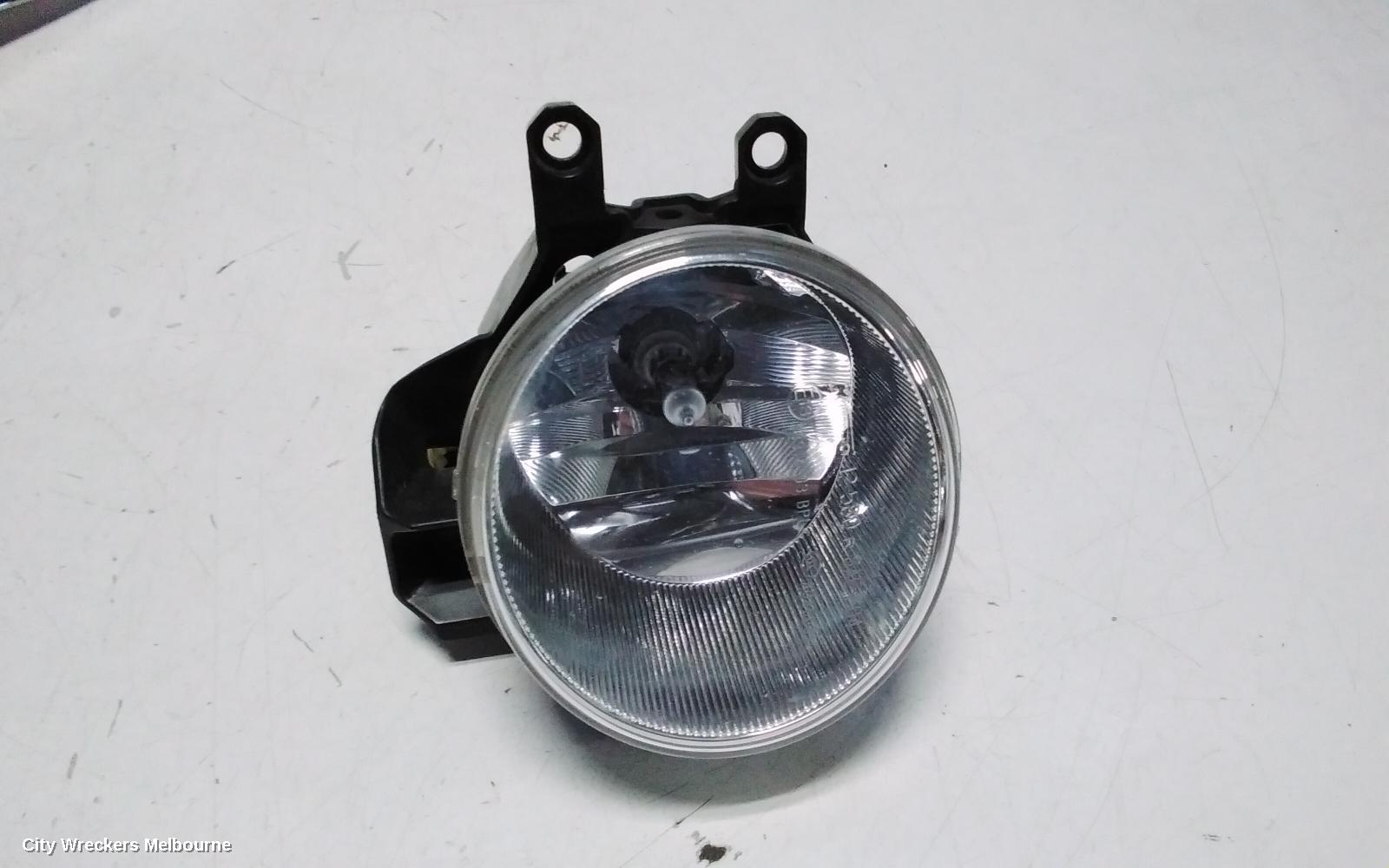 TOYOTA COROLLA RIGHT INDICATOR/FOG/SIDE, BUMPER FOGLAMP, ZRE182R/ZWE186R, HATCH, 03/2015 - 06/2018