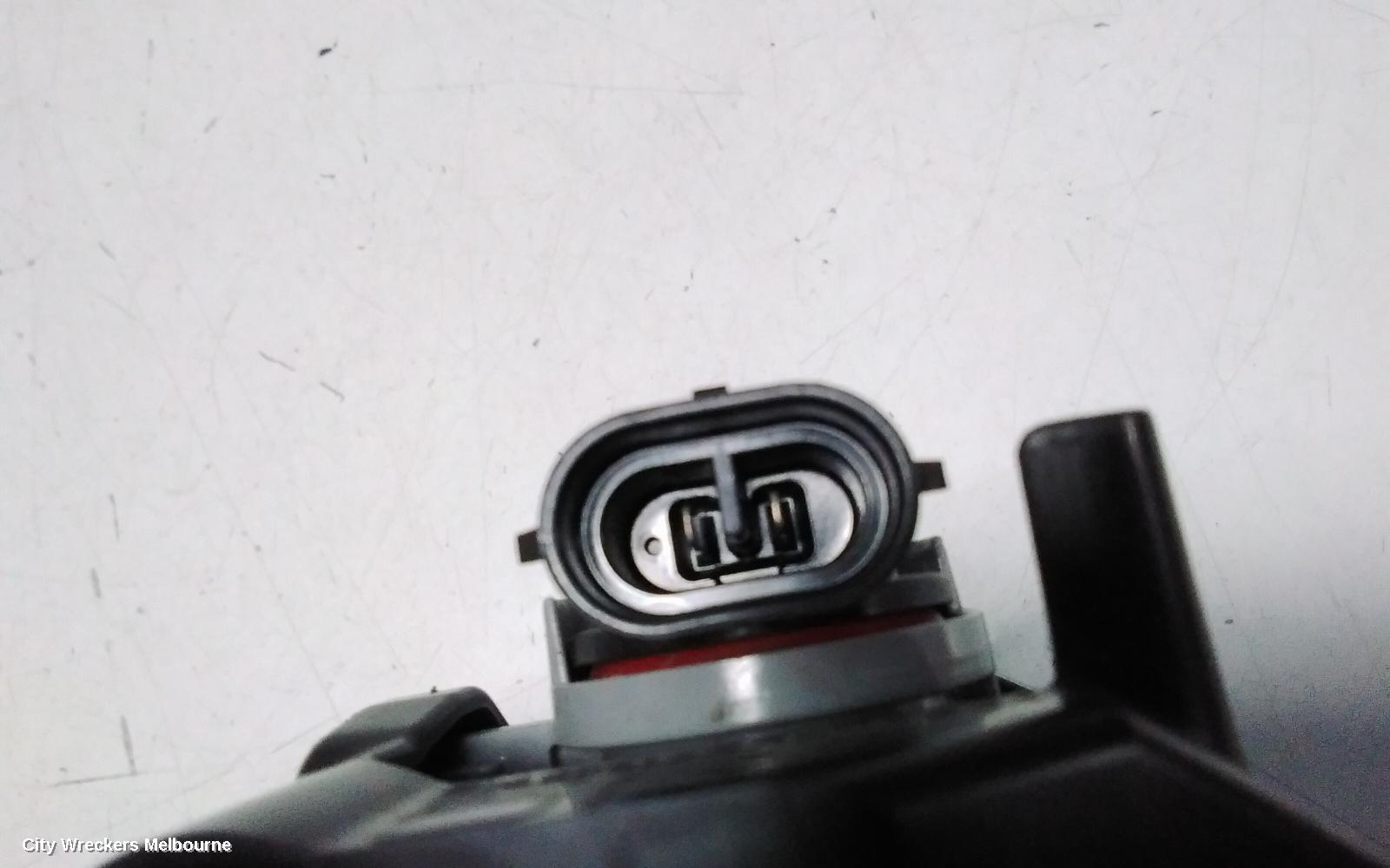 TOYOTA COROLLA RIGHT INDICATOR/FOG/SIDE, BUMPER FOGLAMP, ZRE182R/ZWE186R, HATCH, 03/2015 - 06/2018