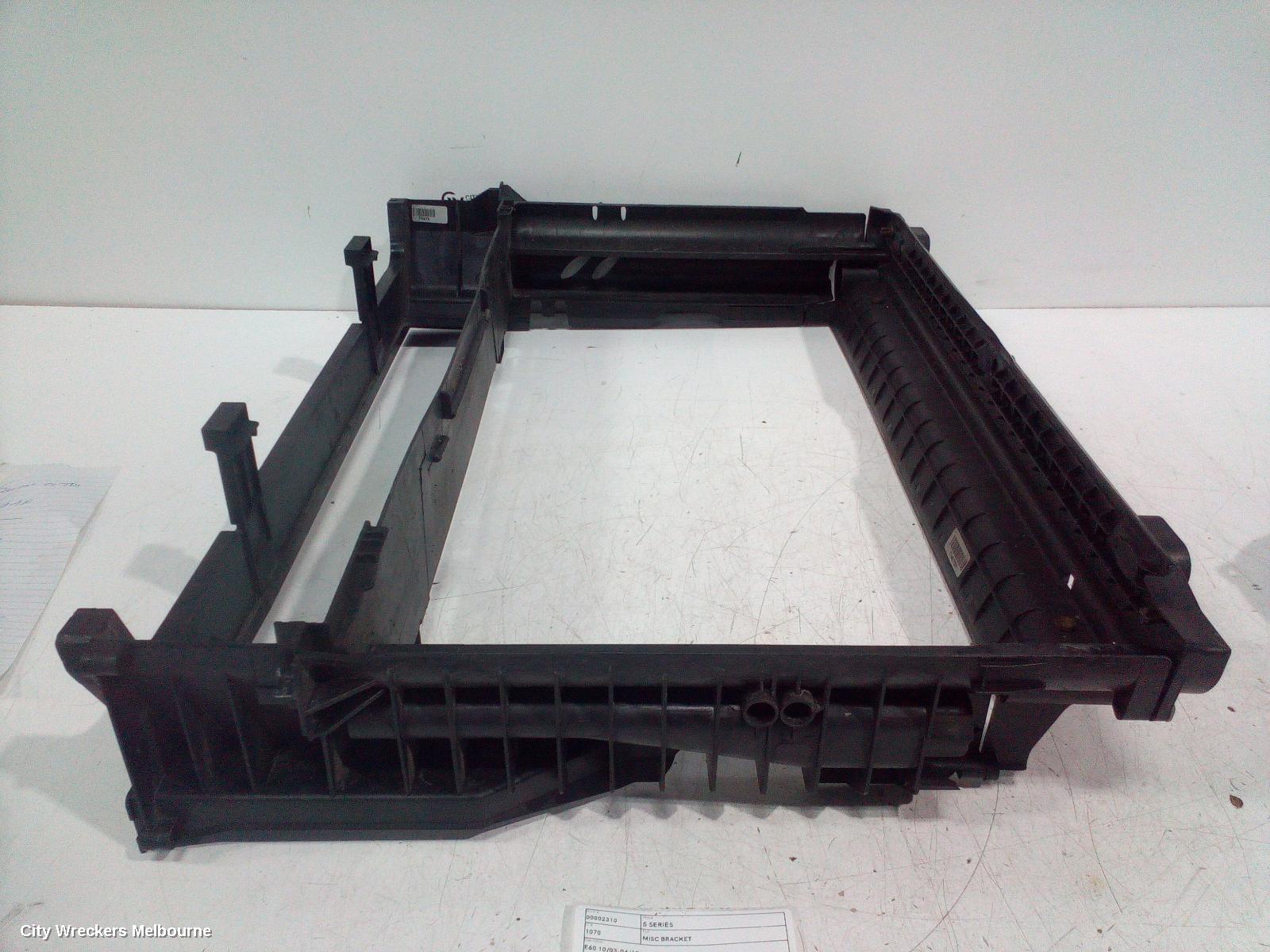 BMW 5 SERIES, E60 10/2003 - 04/2010, AIR GUIDE: 118988