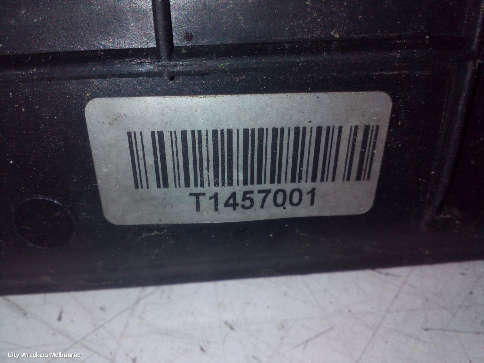 BMW 5 SERIES, E60 10/2003 - 04/2010, AIR GUIDE: 118988