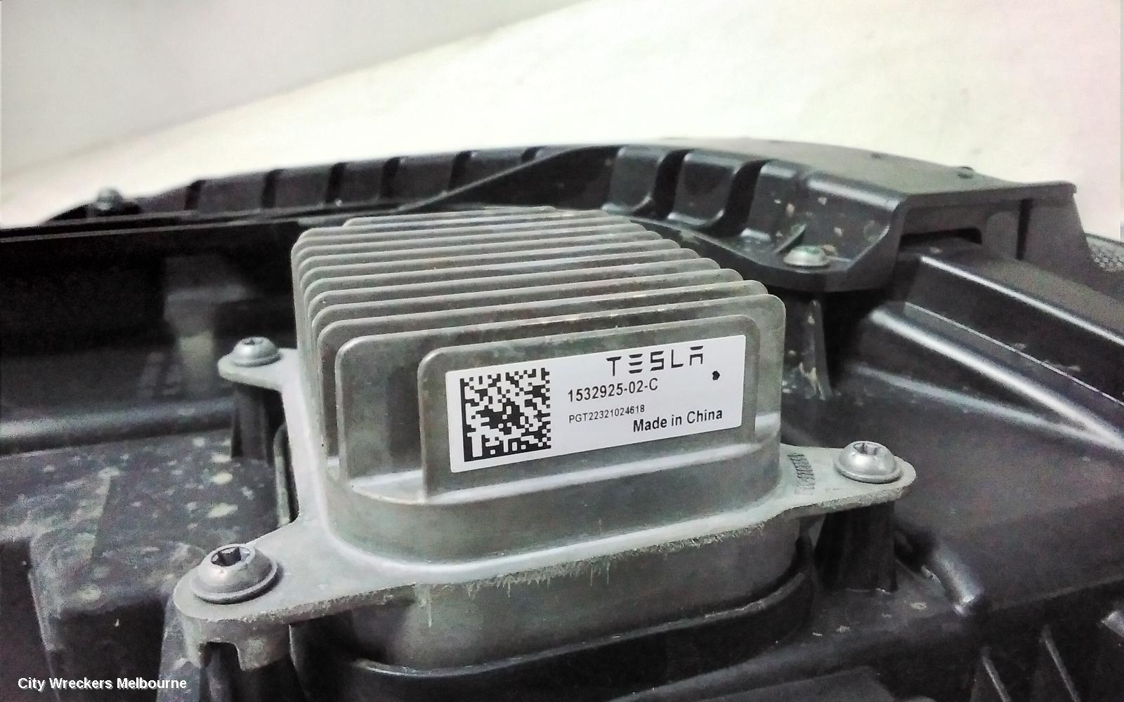 TESLA MODEL 3 RIGHT HEADLAMP, W/ LED TYPE, 1ST GEN, 09/2023 ONWARDS