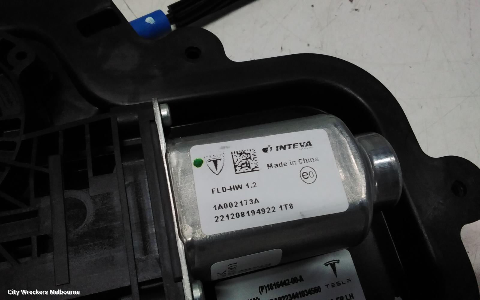 TESLA MODEL 3 LEFT FRONT WINDOW REG/MOTOR, 1ST GEN, 06/2019 ONWARDS