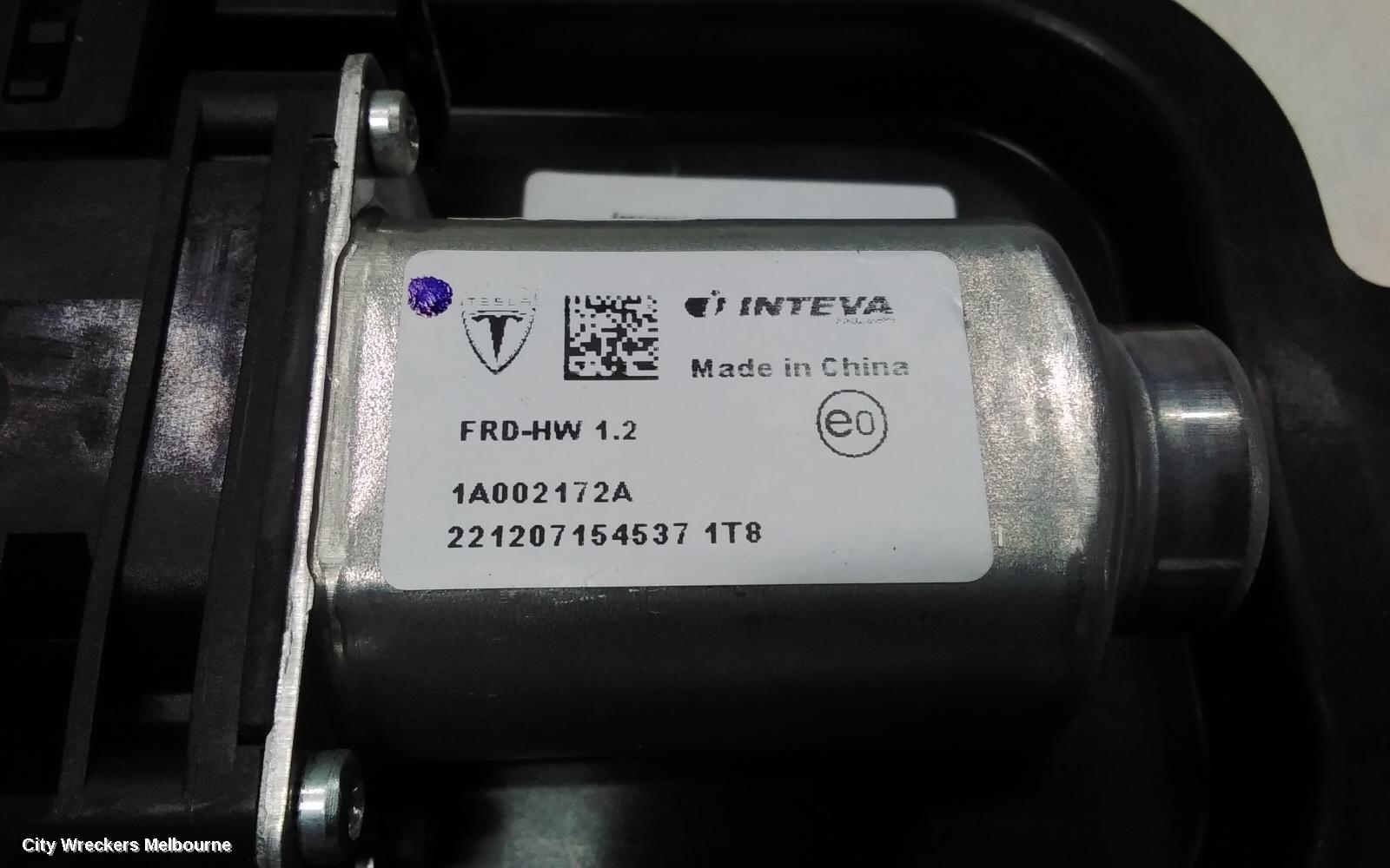 TESLA MODEL 3 RIGHT FRONT WINDOW REG/MOTOR, 1ST GEN, 06/2019 ONWARDS