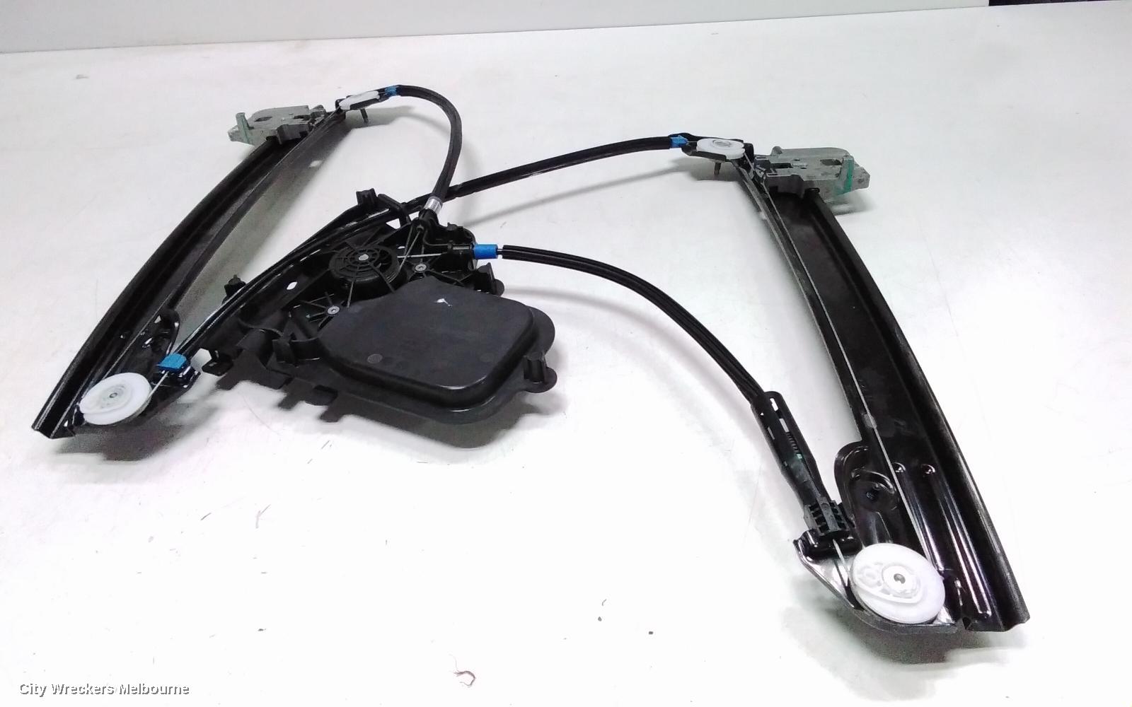 TESLA MODEL 3 RIGHT FRONT WINDOW REG/MOTOR, 1ST GEN, 06/2019 ONWARDS