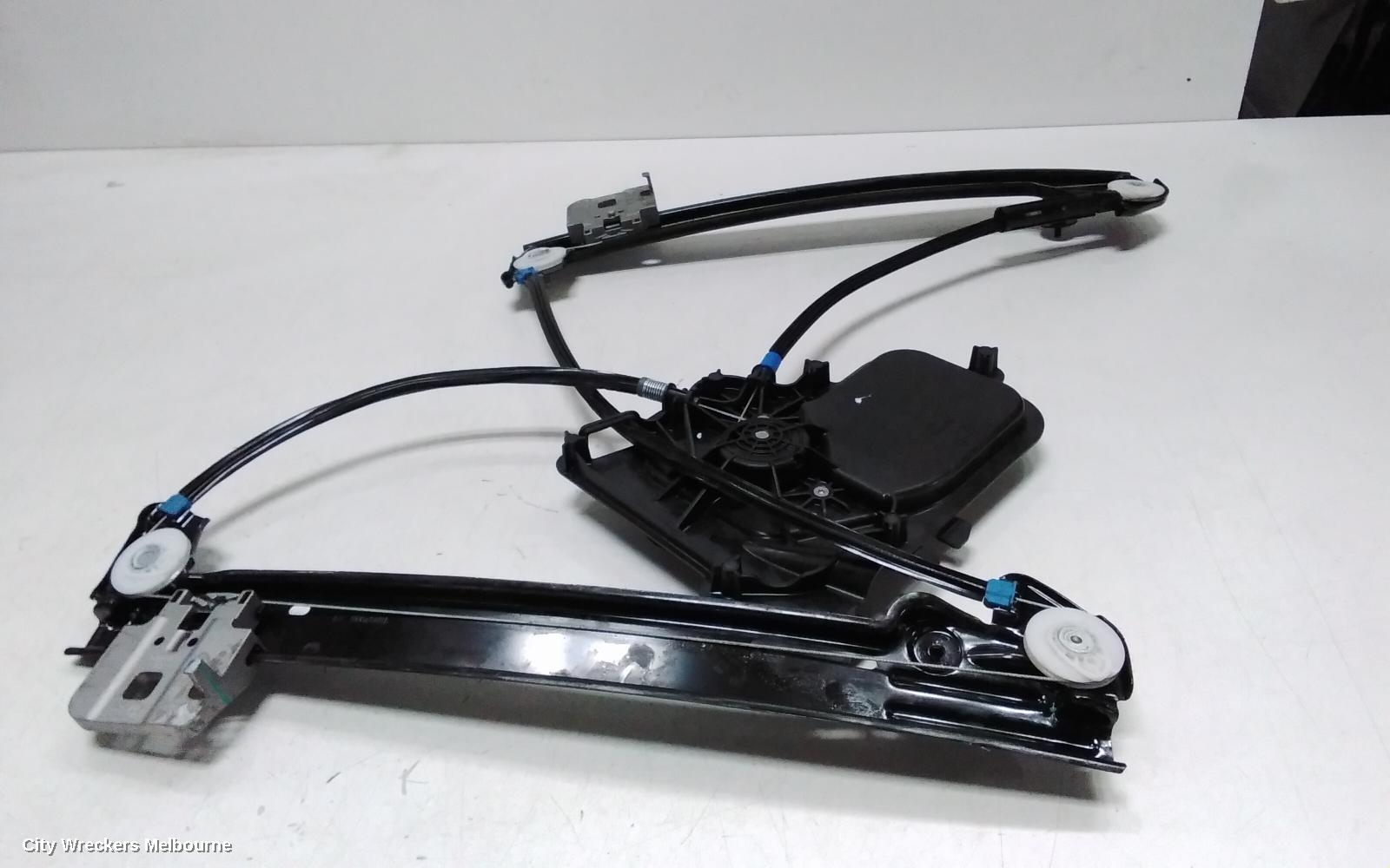 TESLA MODEL 3 RIGHT FRONT WINDOW REG/MOTOR, 1ST GEN, 06/2019 ONWARDS