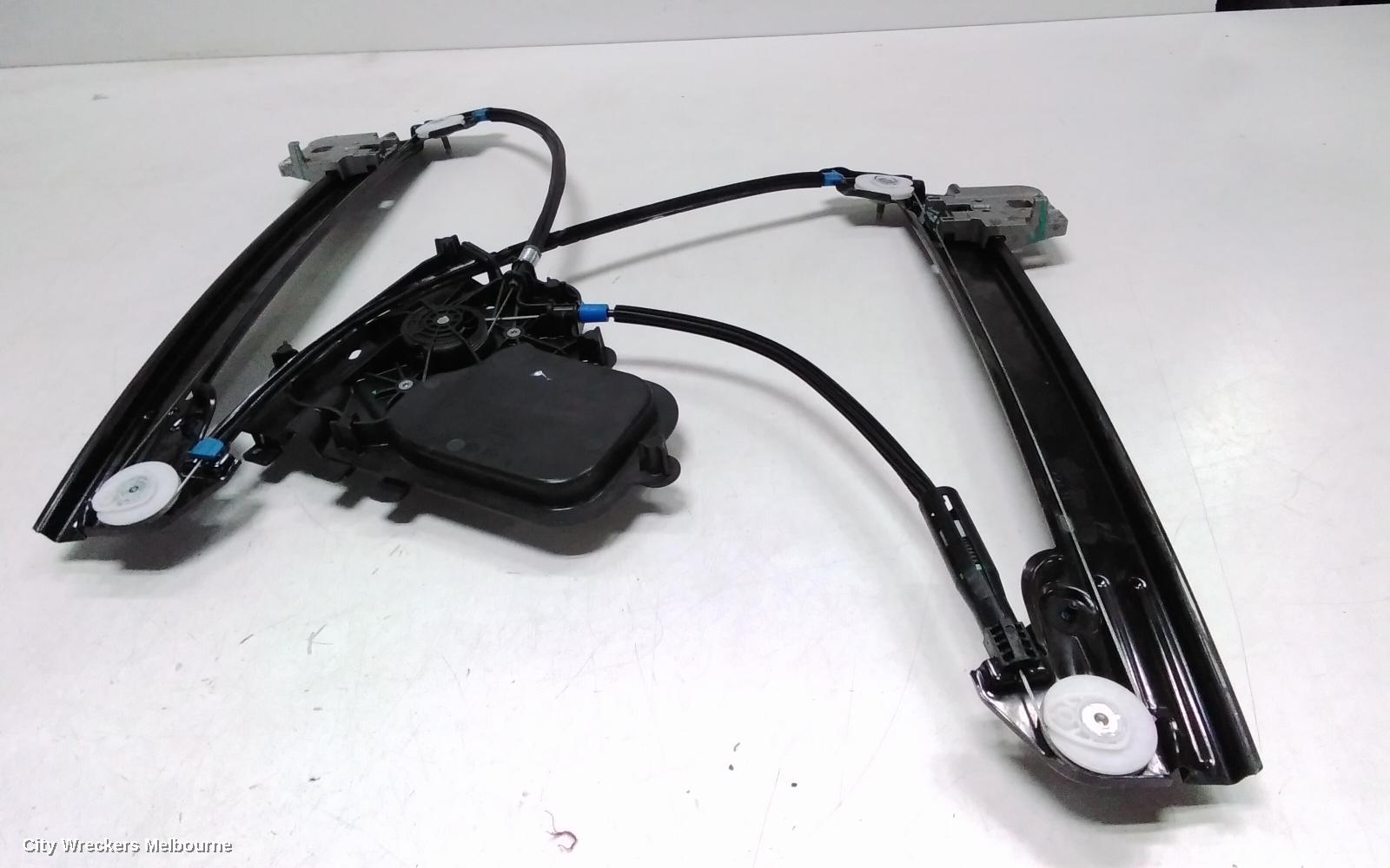 TESLA MODEL 3 RIGHT FRONT WINDOW REG/MOTOR, 1ST GEN, 06/2019 ONWARDS