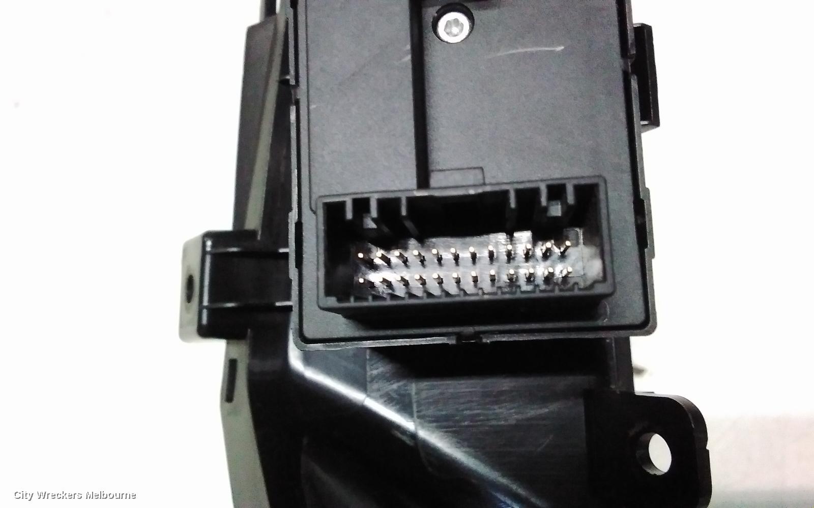 LDV DELIVER 9 PWR DR WIND SWITCH, RH FRONT (MASTER SWITCH), 07/2020 ONWARDS