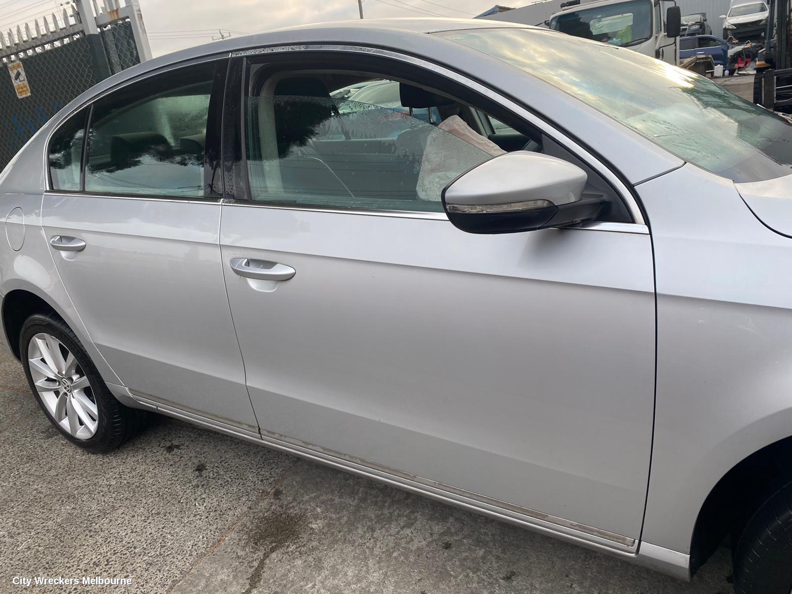 VOLKSWAGEN PASSAT LEFT TAILLIGHT, 3C/MK6 B7, SEDAN, NON LED TYPE, 09/2010 - 05/2015