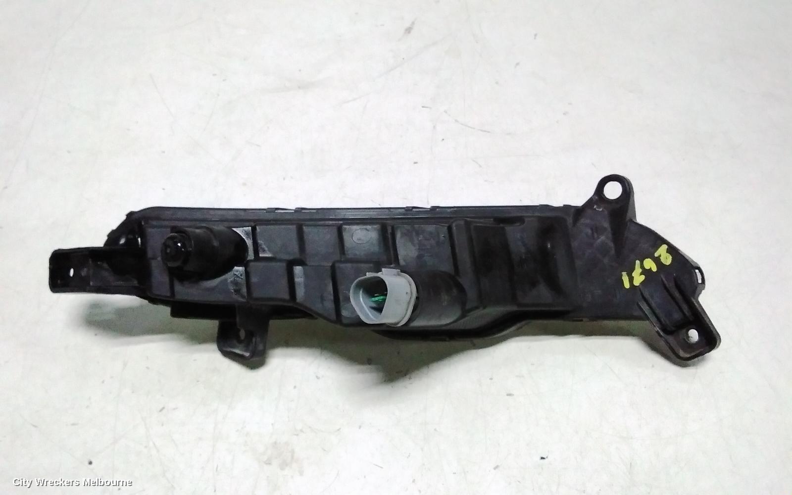 HYUNDAI TUCSON LEFT INDICATOR/FOG/SIDE, DAYTIME RUNNING LAMP, TL, KOREAN BUILT (VIN KMHJ), 07/2015 - 06/2018