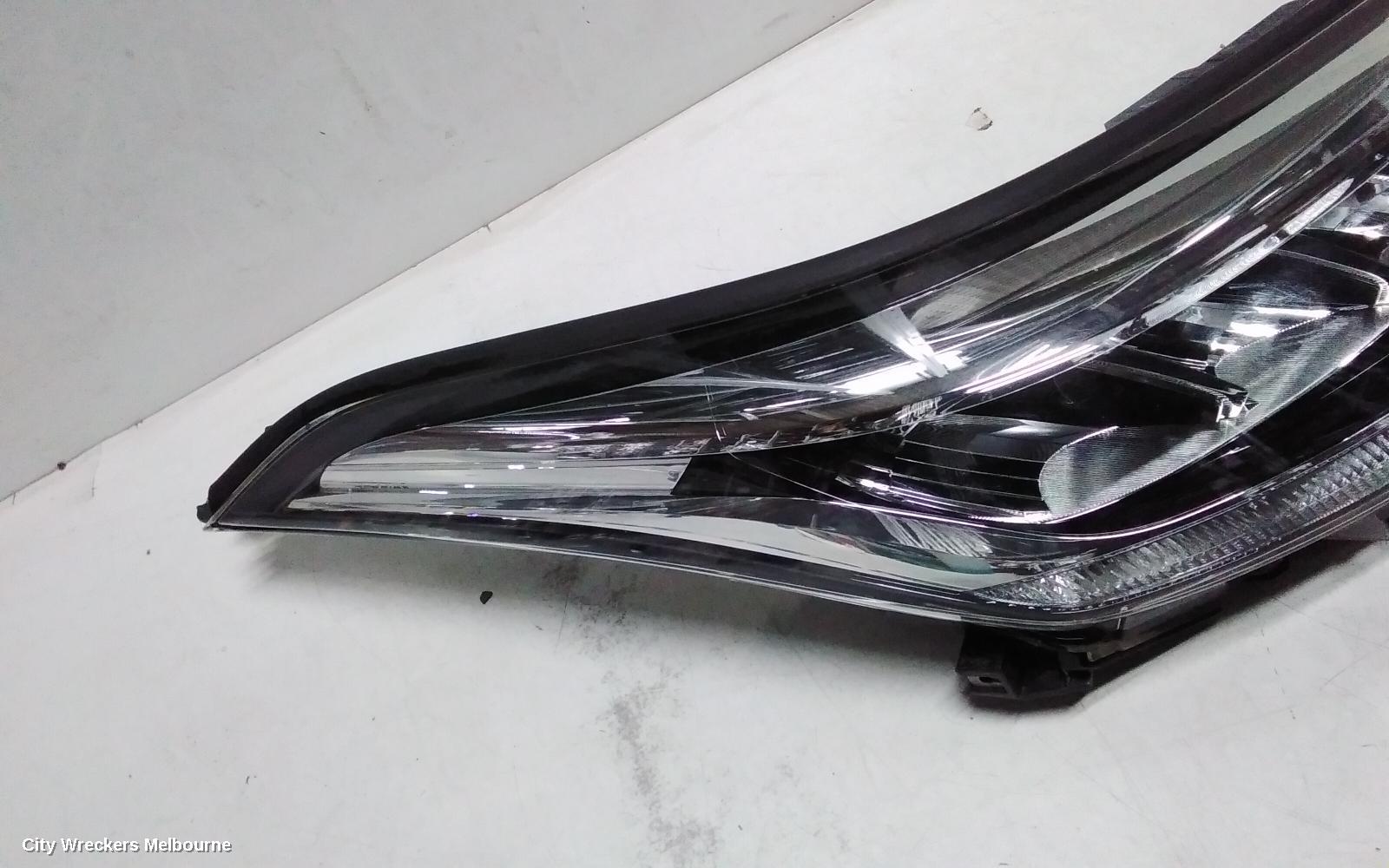 TOYOTA C-HR RIGHT HEADLAMP, GEN 1, HALOGEN TYPE, 10/2019 ONWARDS