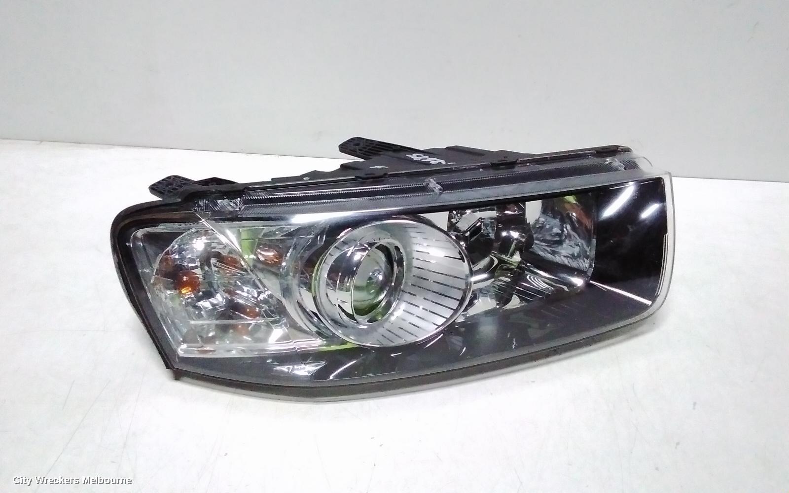 HOLDEN CAPTIVA RIGHT HEADLAMP, CG, CAPTIVA 7 (4TH VIN = C), BLACK SURROUND, 01/2011 - 09/2015