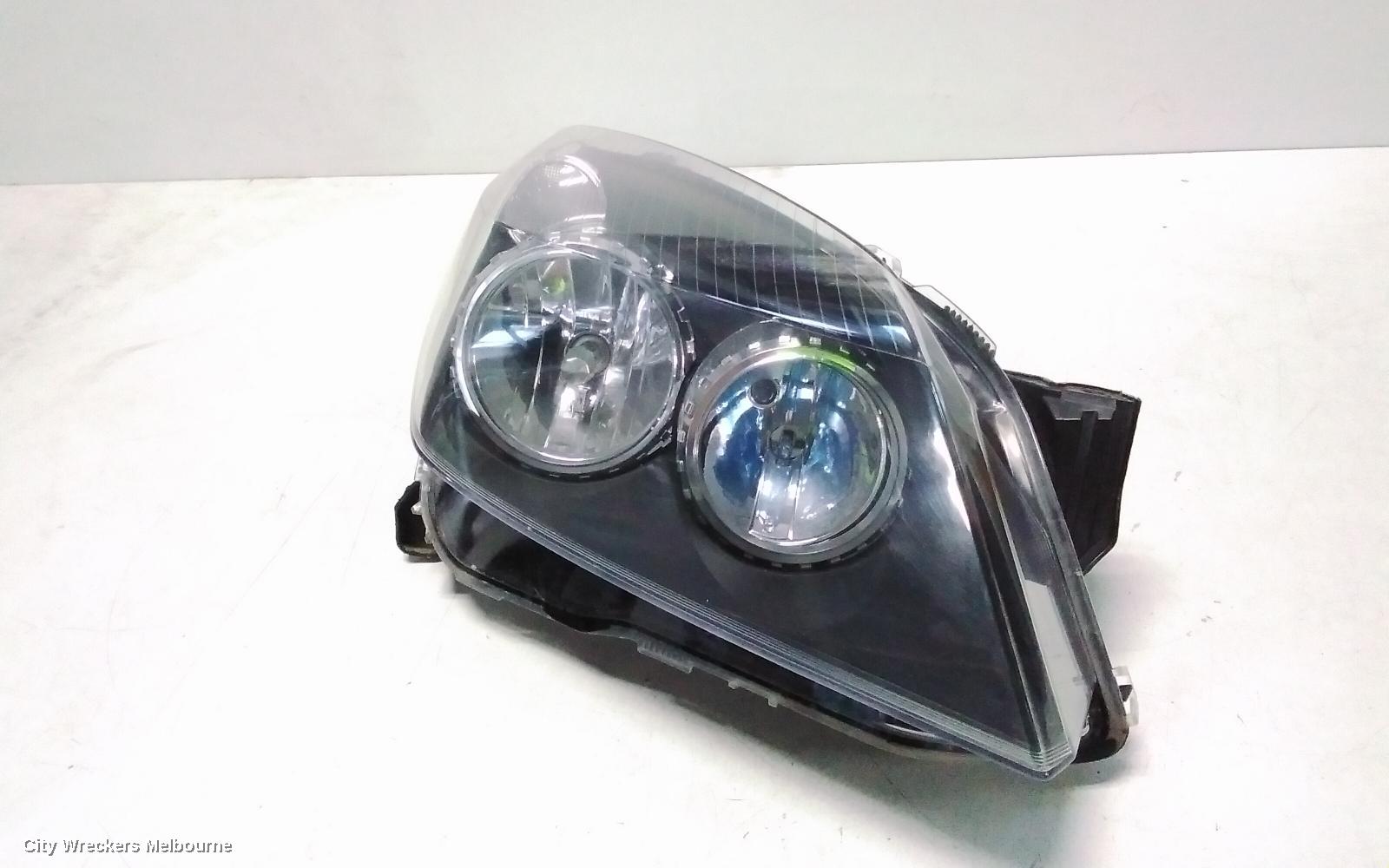 HOLDEN ASTRA RIGHT HEADLAMP, AH, BLACK INSERT TYPE, 10/2004 - 08/2009