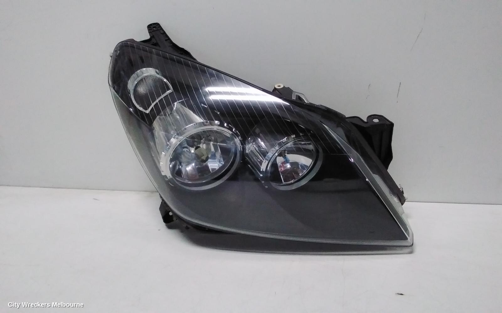 HOLDEN ASTRA RIGHT HEADLAMP, AH, BLACK INSERT TYPE, 10/2004 - 08/2009