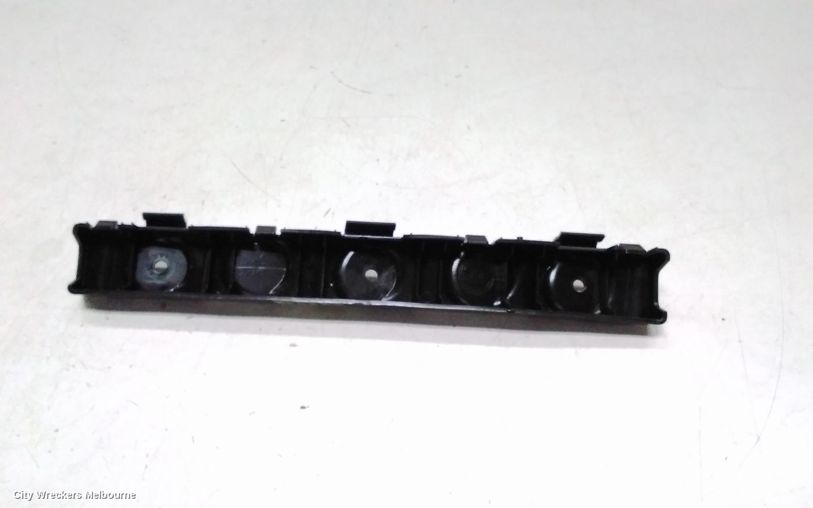LDV G10, SV7A/SV7C, WAGON/VAN, 04/2015 ONWARDS, RHR BAR BRAKET: 120021