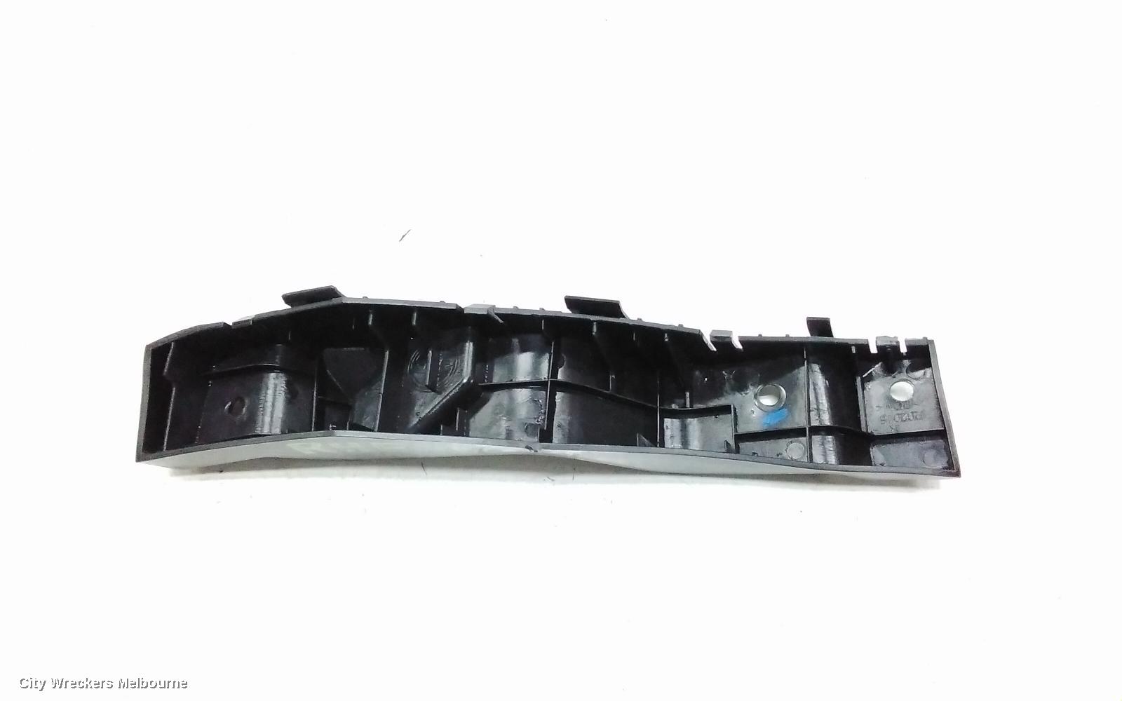 LDV G10, SV7A/SV7C, WAGON/VAN, 04/2015 ONWARDS, RHF BAR BRAKET: 120023