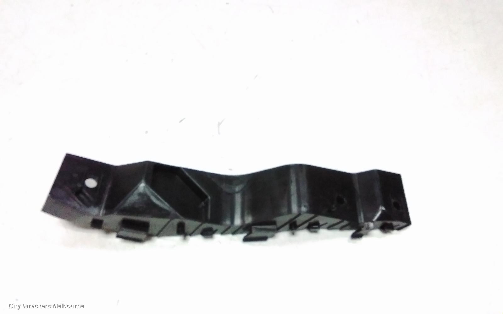 LDV G10, SV7A/SV7C, WAGON/VAN, 04/2015 ONWARDS, RHF BAR BRAKET: 120023