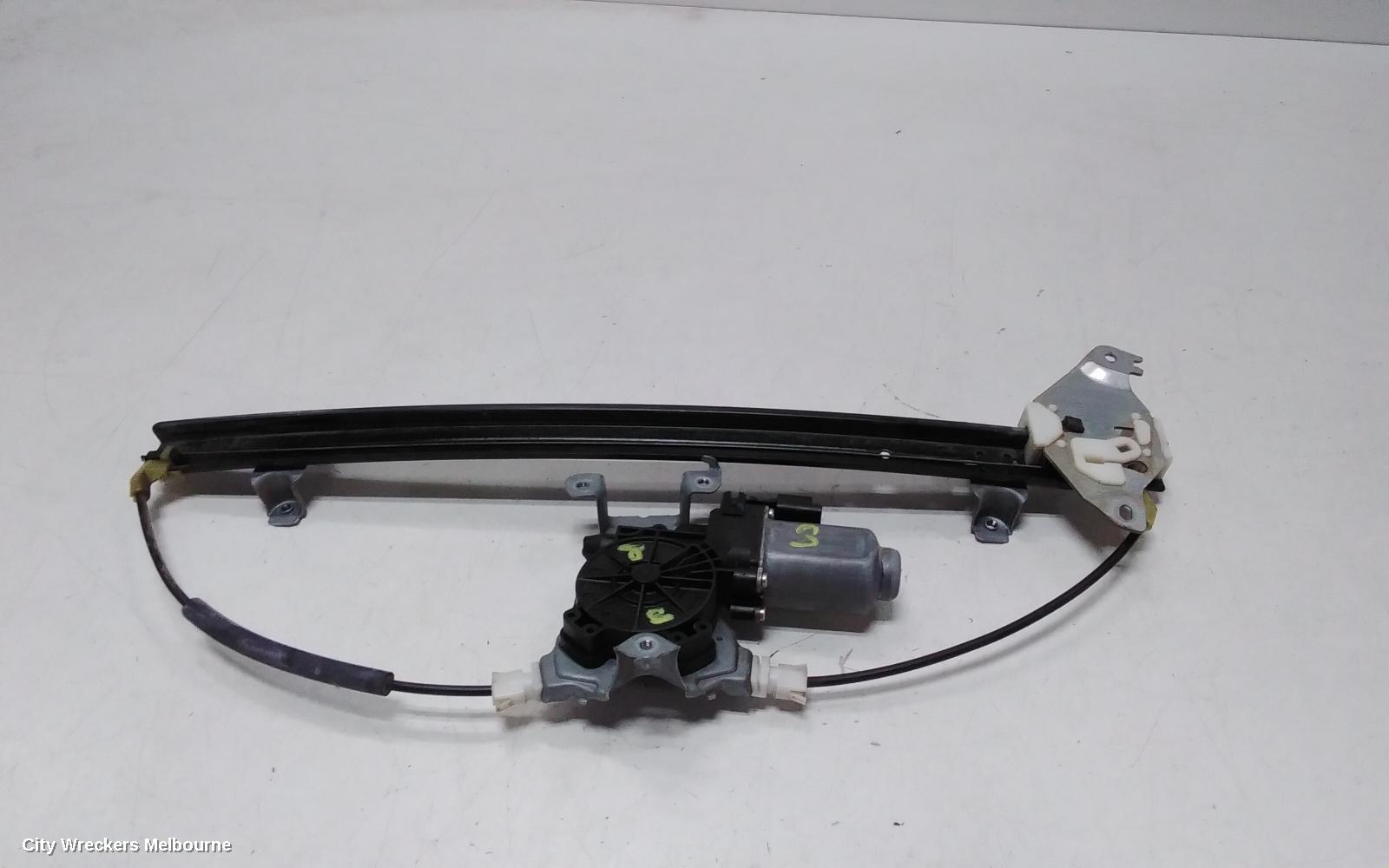 NISSAN NAVARA RIGHT FRONT WINDOW REG/MOTOR, D40 (VIN VSK), POWER, 05/2007 - 08/2015