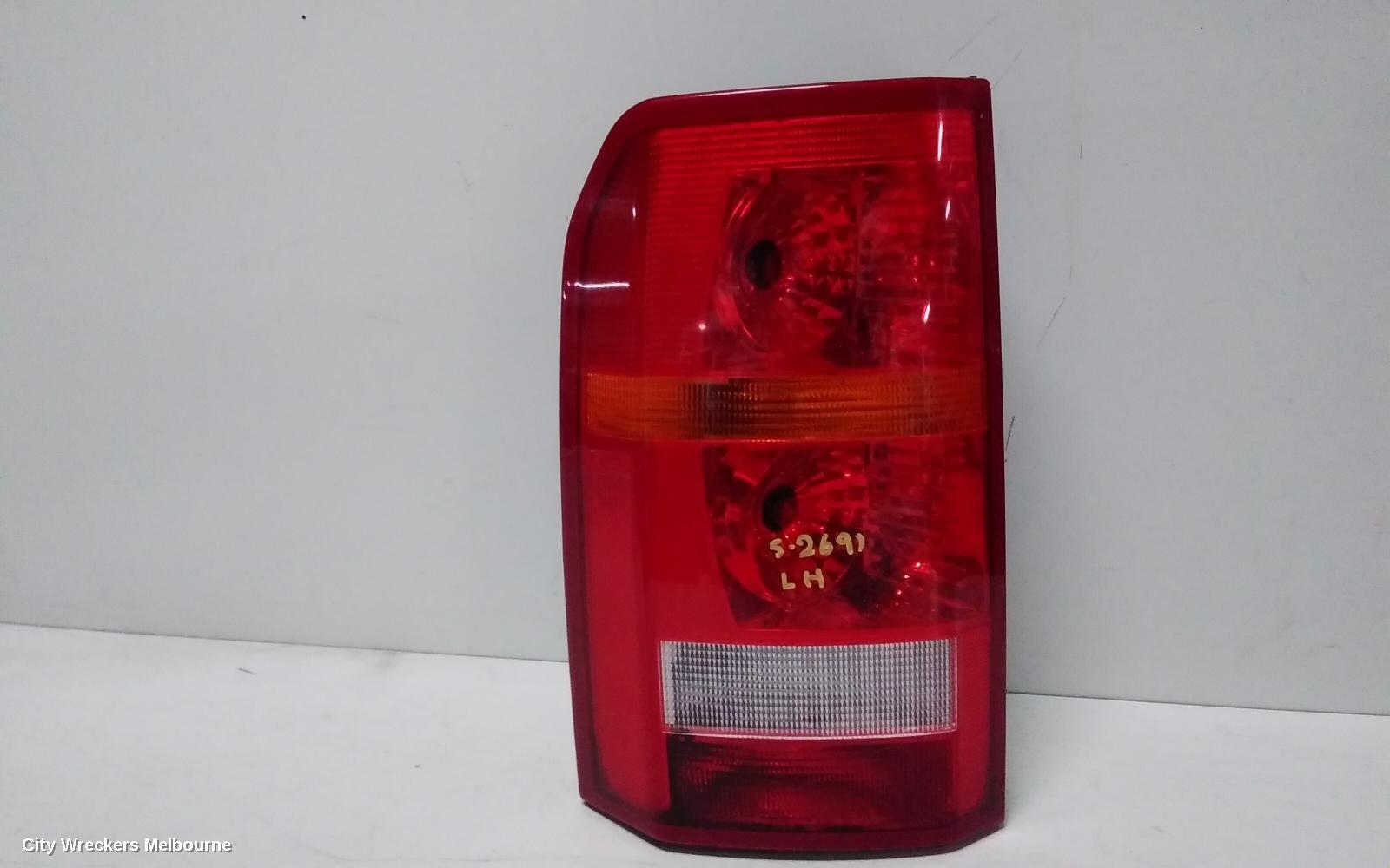 LAND ROVER DISCOVERY LEFT TAILLIGHT, L319, 03/2005 - 09/2009
